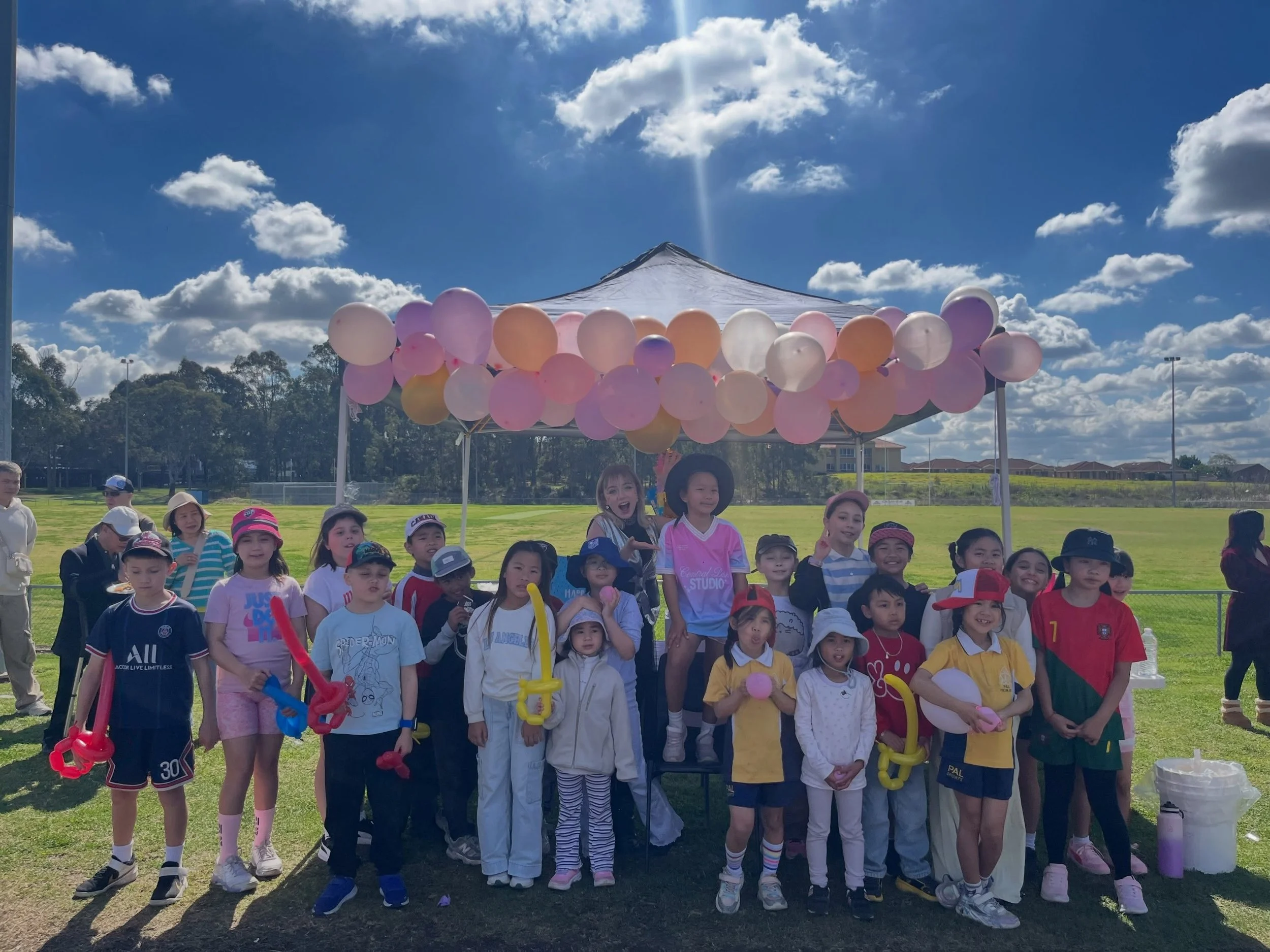 thanks for having me at emily&rsquo;s 9th birthday over the weekend!

#magicmacy #kidsmagician #kidsparty #kidsmagic #entertainment
