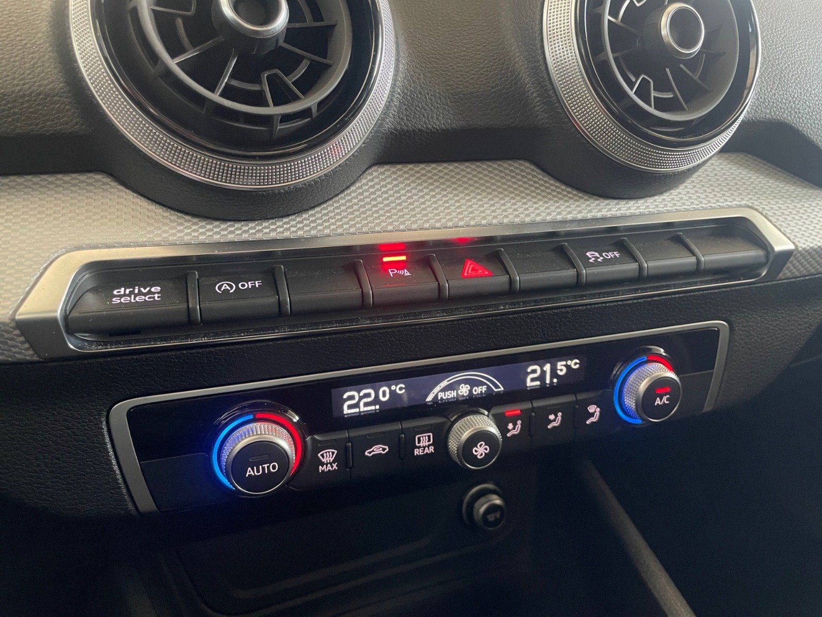 WhatsApp Image 2025-12-18 at 14.33.07 (2).jpeg