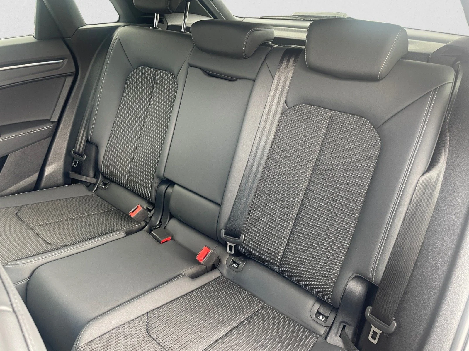 WhatsApp Image 2025-12-18 at 14.41.16 (6).jpeg