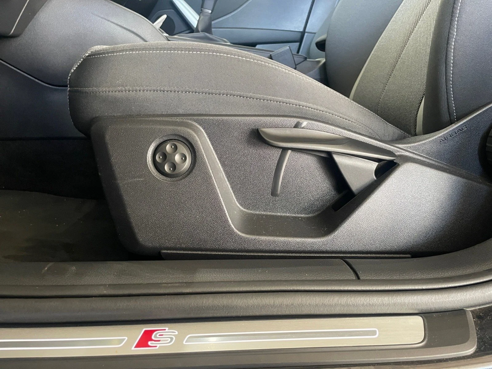 WhatsApp Image 2025-12-18 at 14.33.06 (3).jpeg