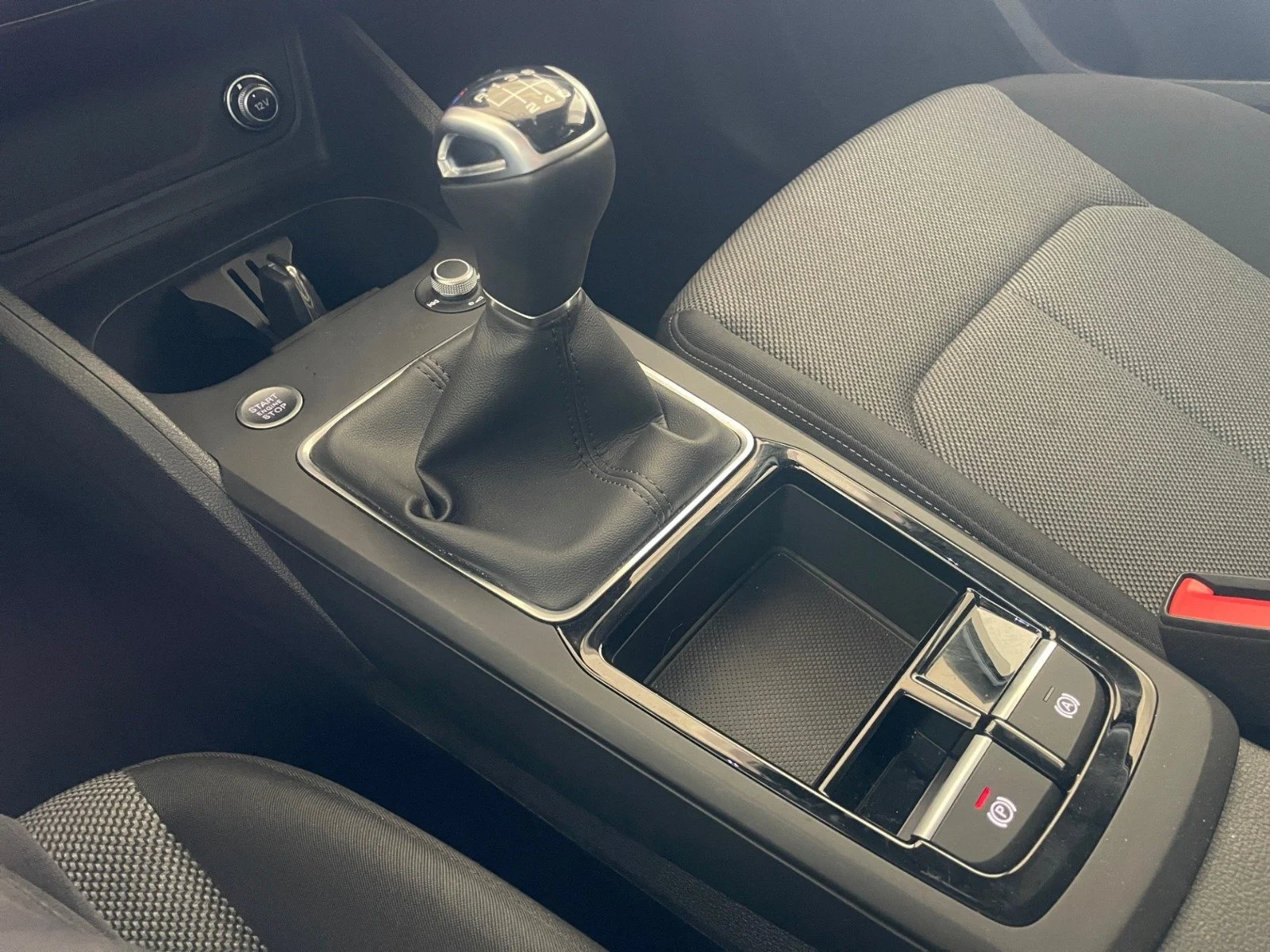 WhatsApp Image 2025-12-18 at 14.33.07 (1).jpeg