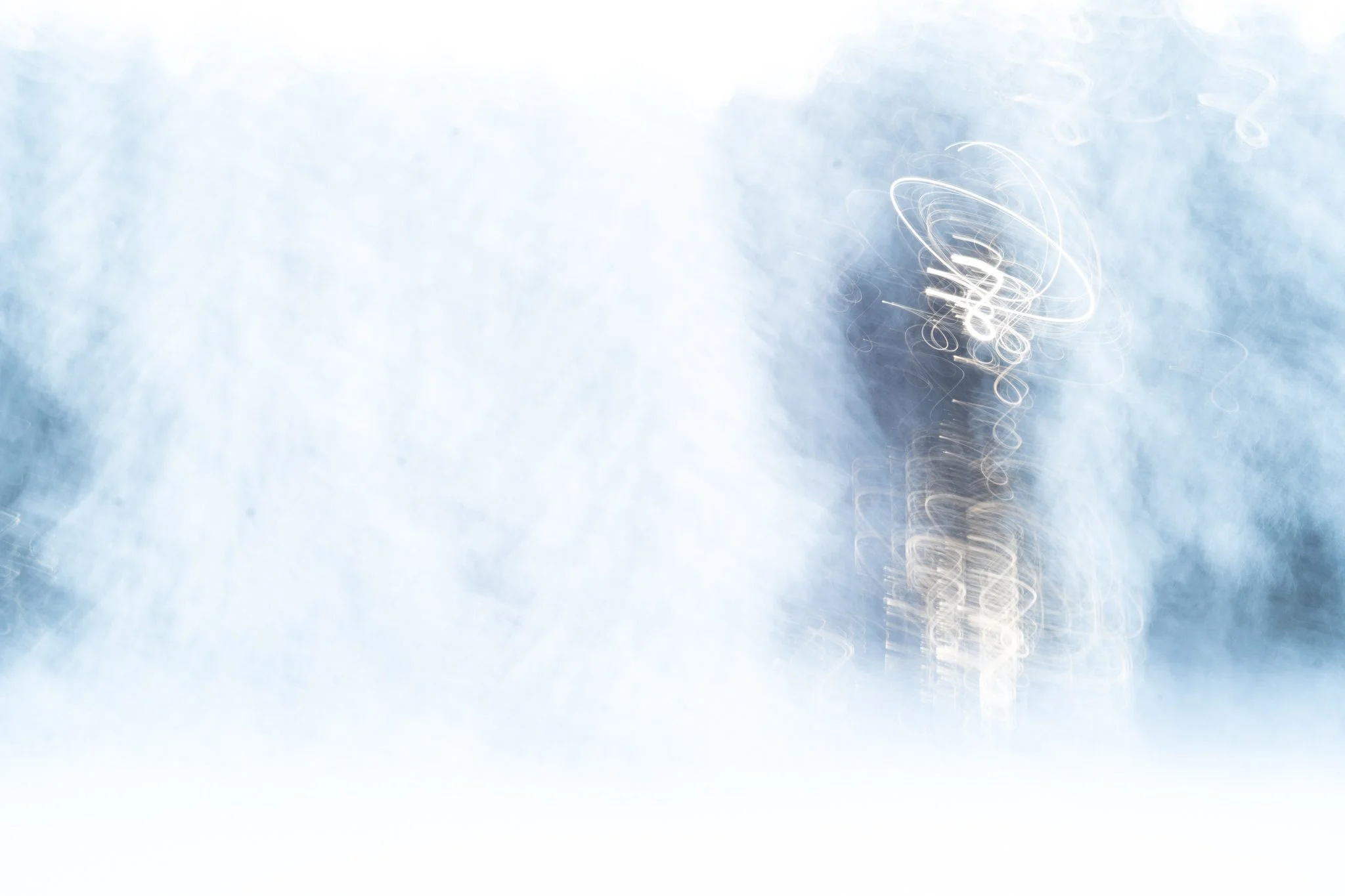 Ganz helles, fast leeres Bild