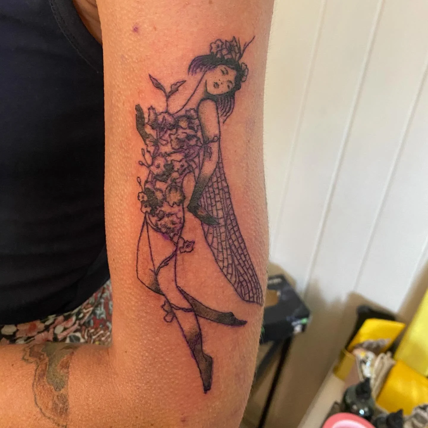 Flower fairy from an old flash sheet! Fairies are among my favourite things to draw and I&rsquo;m always keen to tattoo more so if this sounds like the kind of thing you&rsquo;re looking for please don&rsquo;t hesitate to shoot me a message.

#fairyt