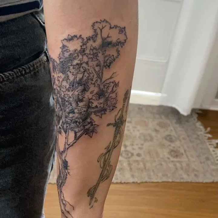 Big session in the studio with Natasha a few weeks ago! We create this custom tree to wrap around her existing tattoos. I can&rsquo;t wait to see how this softens over time 

#brisbanetattoo #botanicaltattoo #fantasytattoo #illustrativetattoo