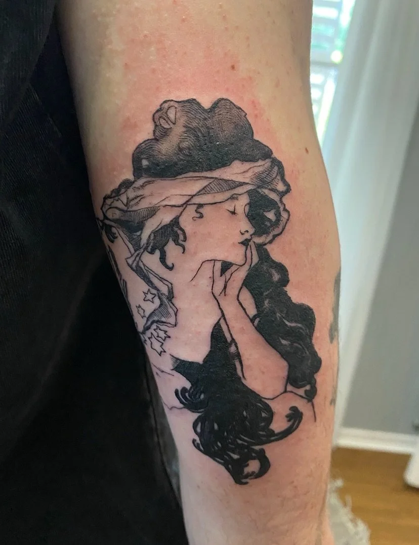 A recent tattoo ✨ I love working in this style so if you&rsquo;re chasing something similar please don&rsquo;t hesitate to reach out!

#artnouveau #tattoo #brisbanetattoo #finelinetattoo