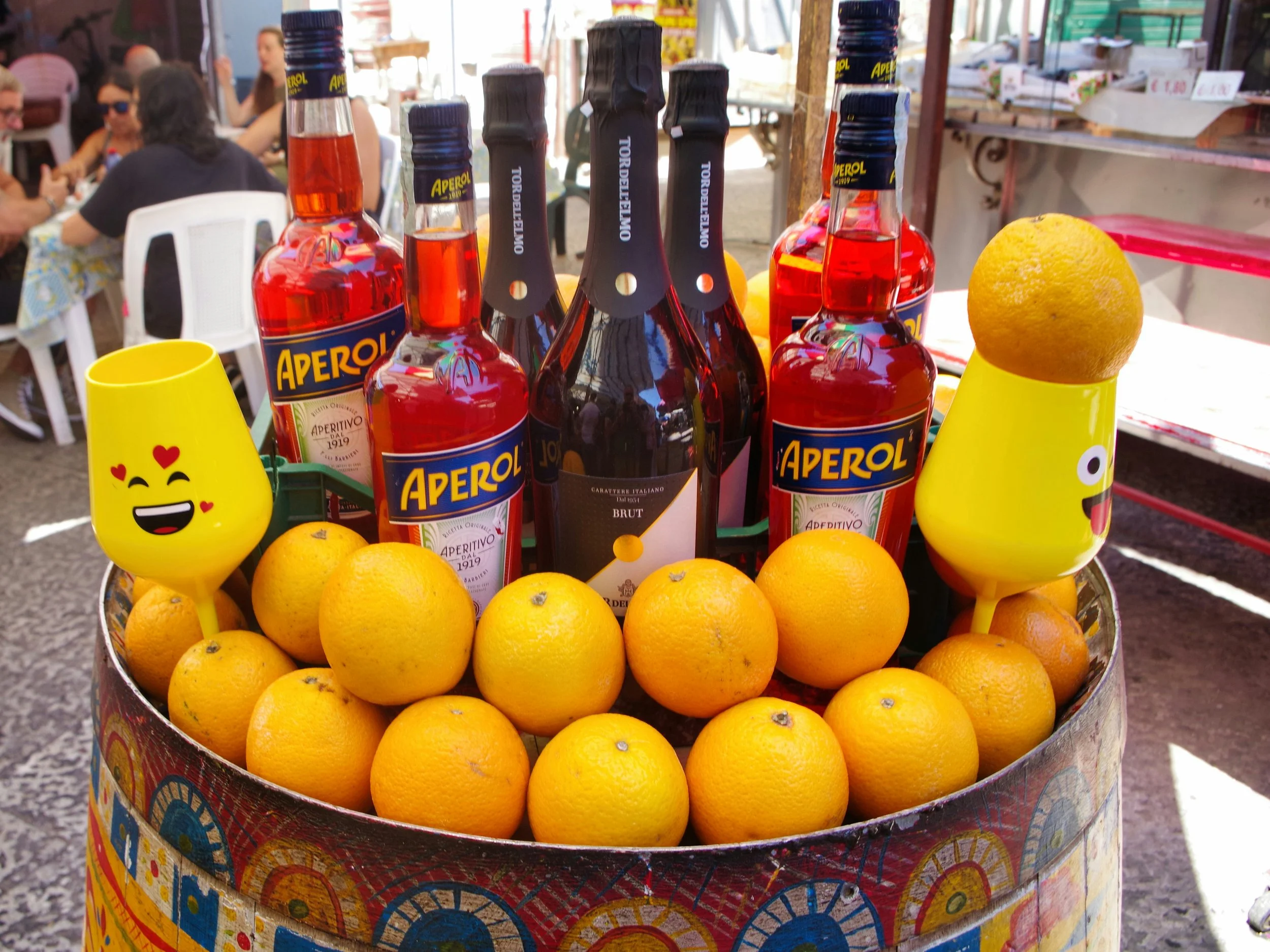 Aperol Spritz ymmärtää hetken, kun viini yrittää yhä selittää itseään