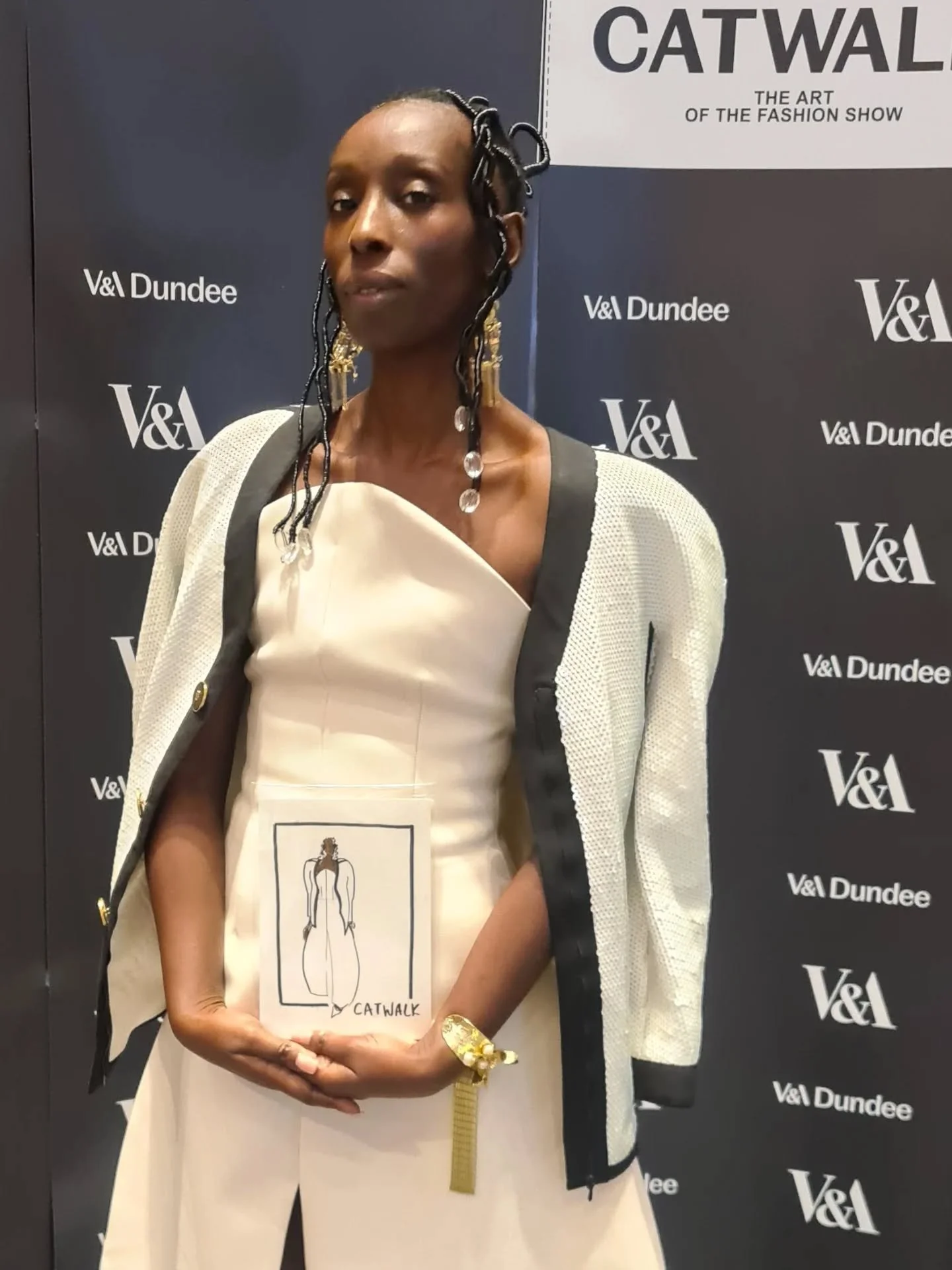 THIS! 

Still not over it. 

Live illustrating the most stylish guests for V&amp;A Dundee CATWALK The Art of the Fashion Show. 

Thank you for serving looks, chatter, inspiration, kind words and dancing. A buzz only to be compared to drawing backstag