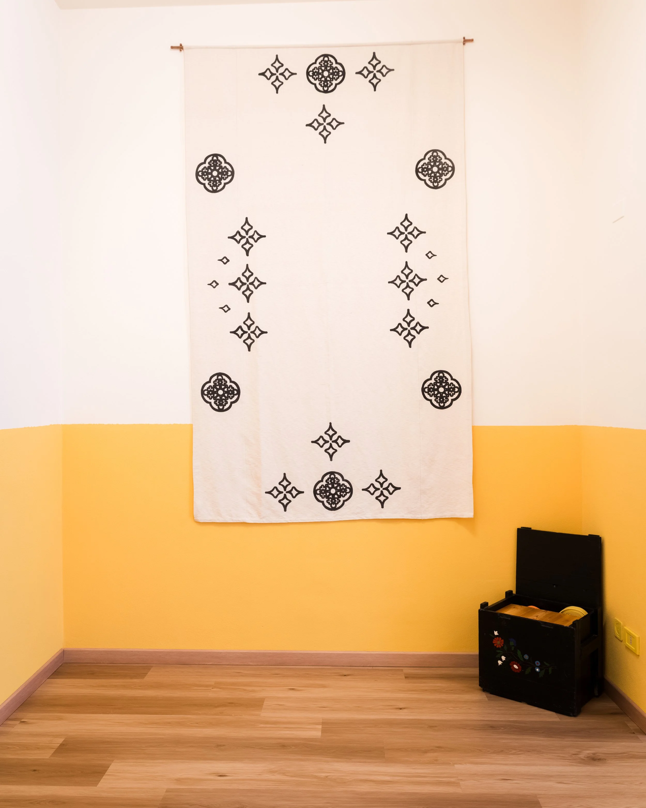 chiaroscuroyoga-studio-parete.jpg