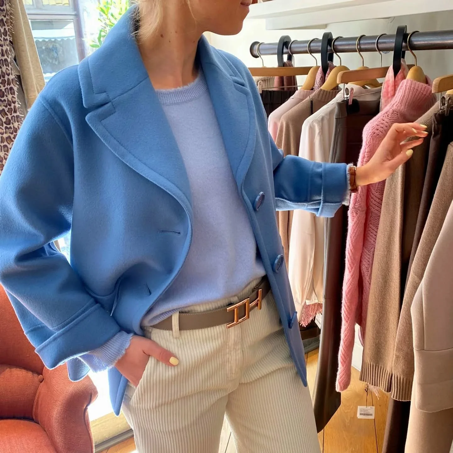 Exploring the new collection 🍁

#brusselsboutique #autumnwardrobe #autumncollection #newcollection #elegantstyle #casualchic #easytoswear #ootd #styleoftheday