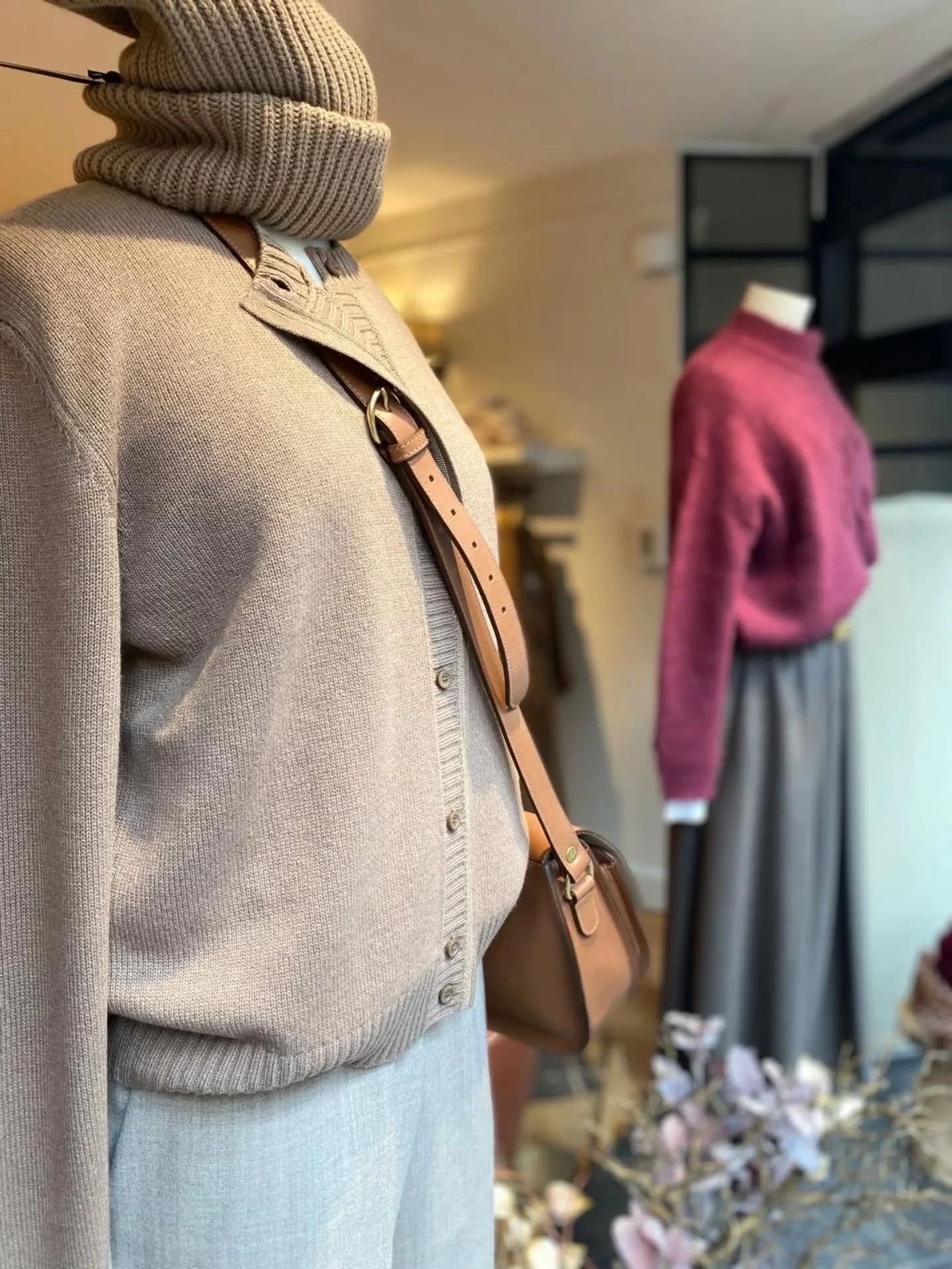 New window 🍁

#newcollection #windowdisplay #windowshopping #everydaystyle #easytoswear #casualchic #wintercollection #brusselsshopping
