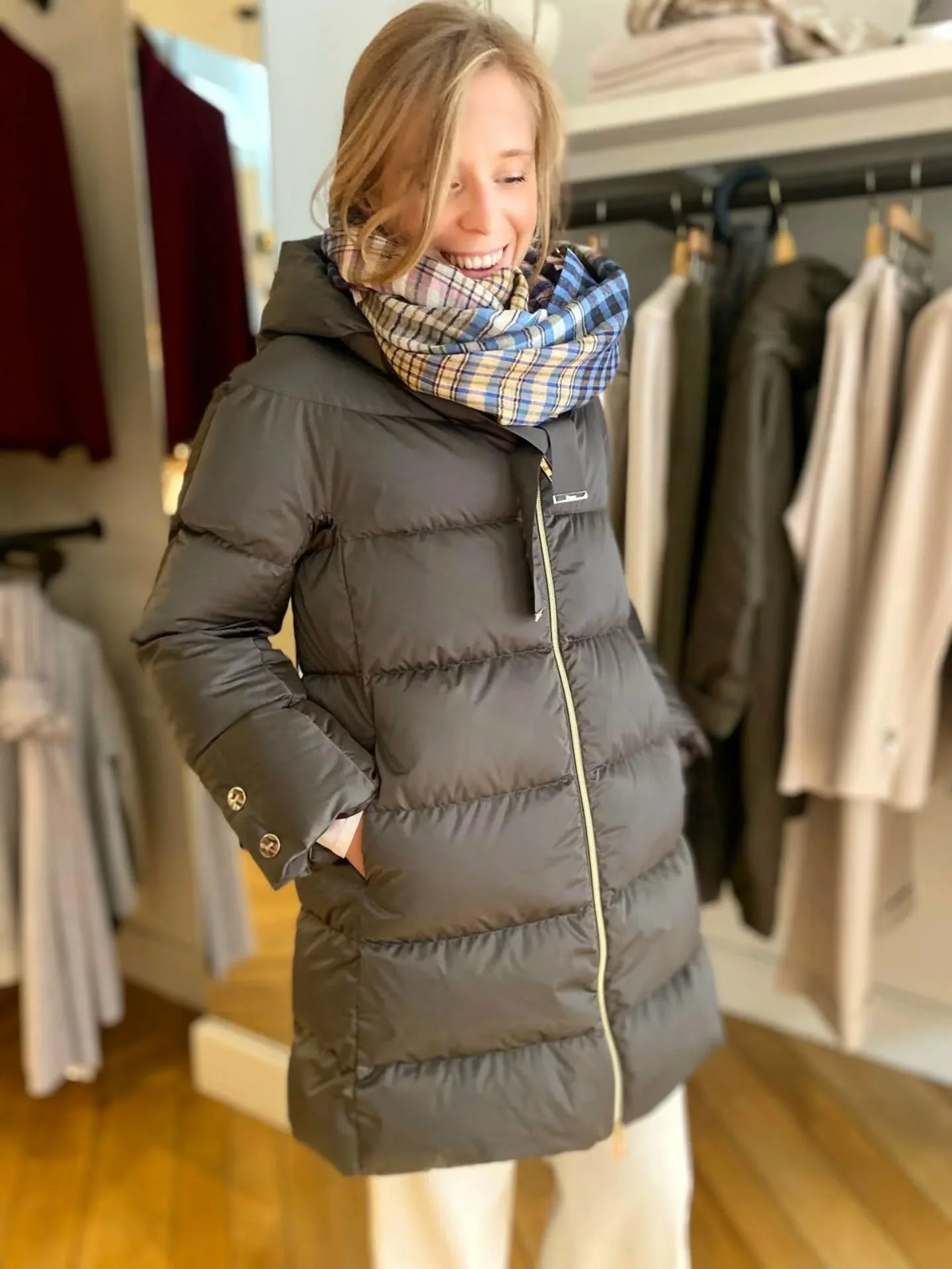 It's getting cold, but we've got you covered ❄️

#puffyjacket #downjacket #winteressentials #WinterWardrobe #cosyoutfit #casualchic #everydaystyle #warmandcozy #elegantstyle