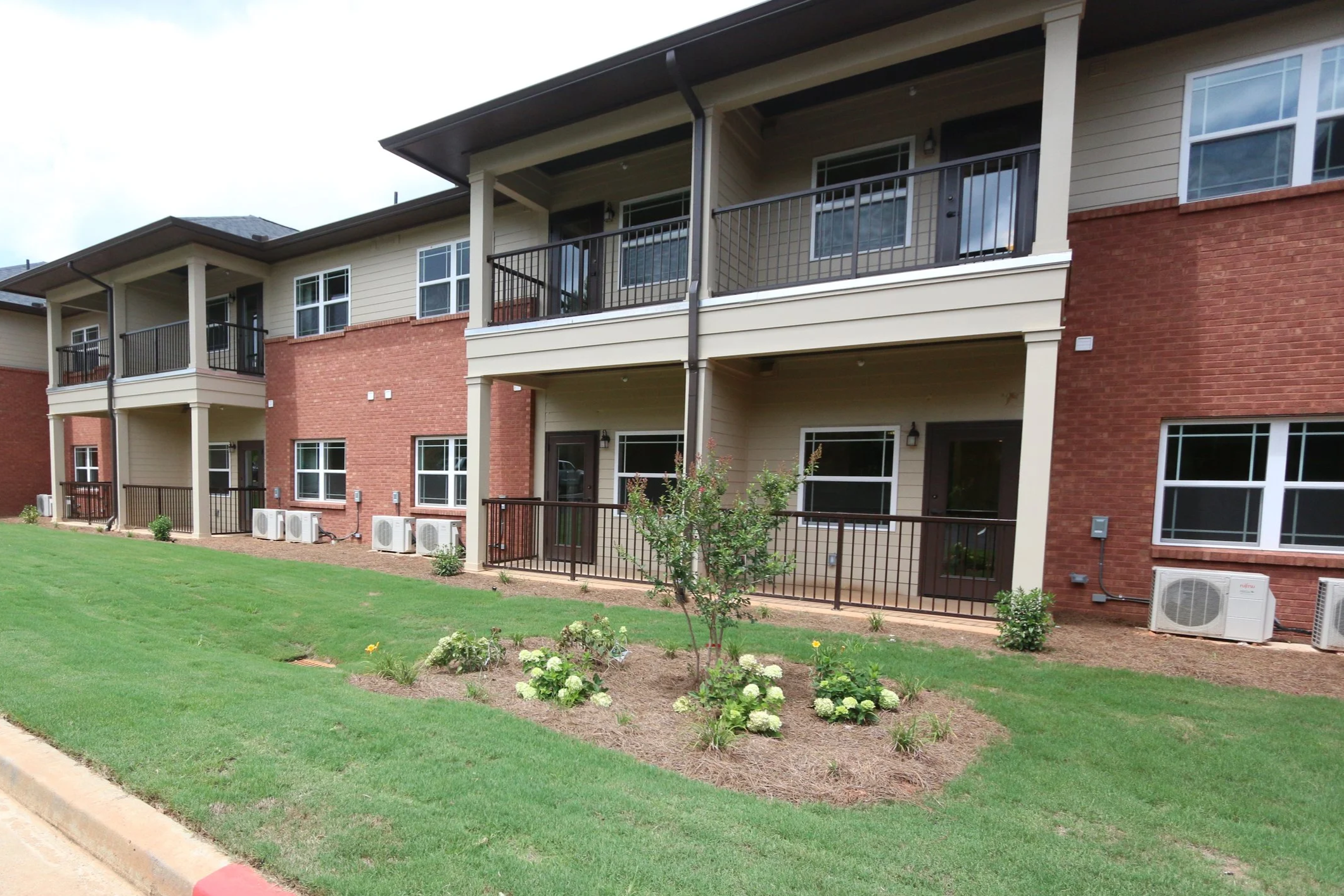 Urban-Foundry-Terrabella-Sugarloaf-Multifamily-Rennovation-Atlanta-Unit-Exterior-Patios.png