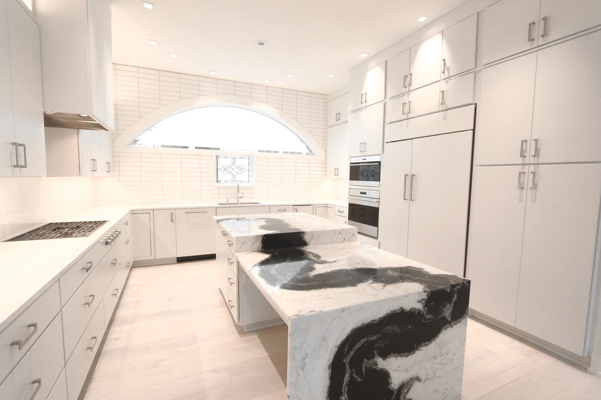 urbanfoundry-macallanconstruction-peachtreehillsplace-buckhead-atlanta-cottages-kitchen.jpeg