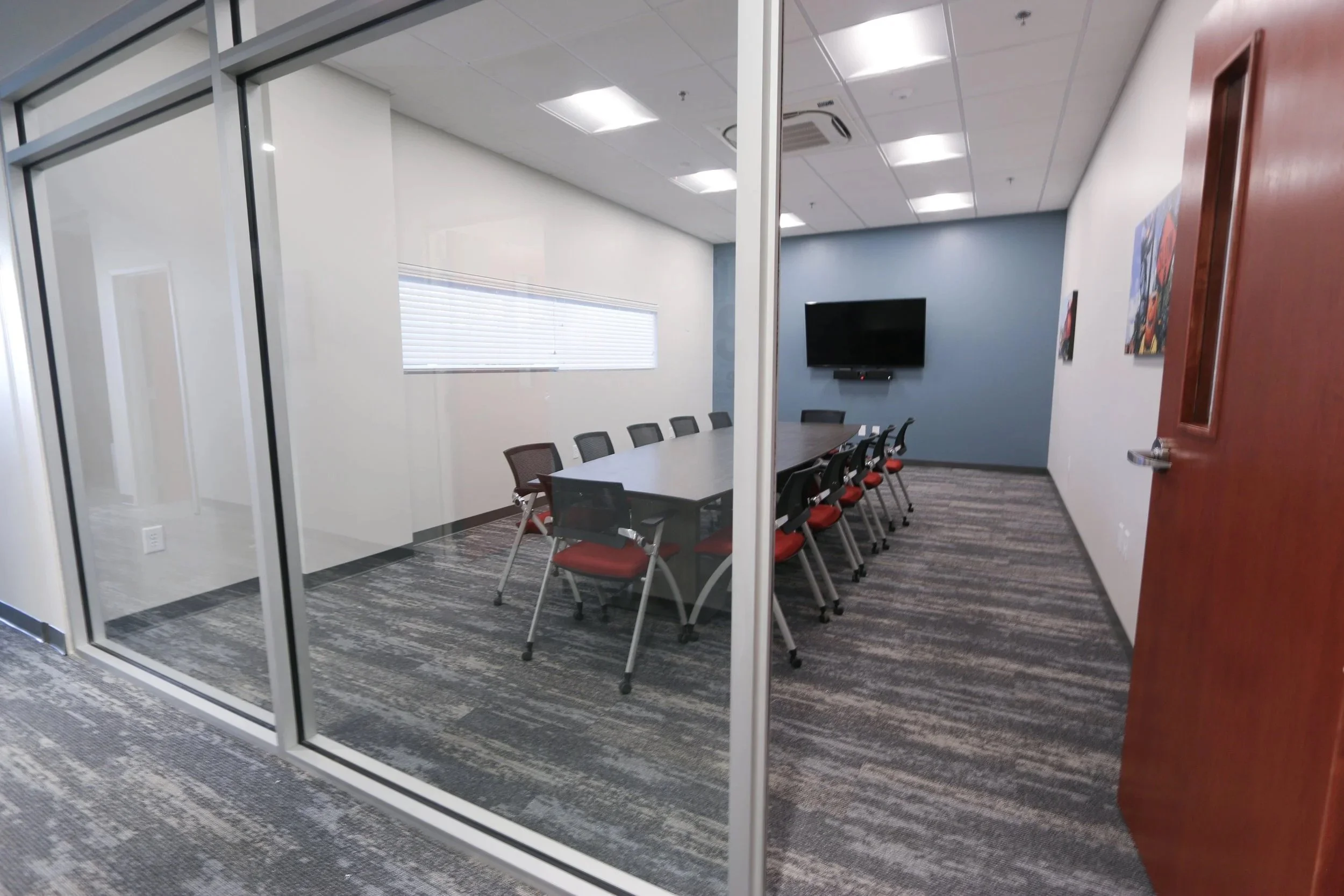  urban-foundry-acworth-public-works-renovation-interior-conference-room.jpeg