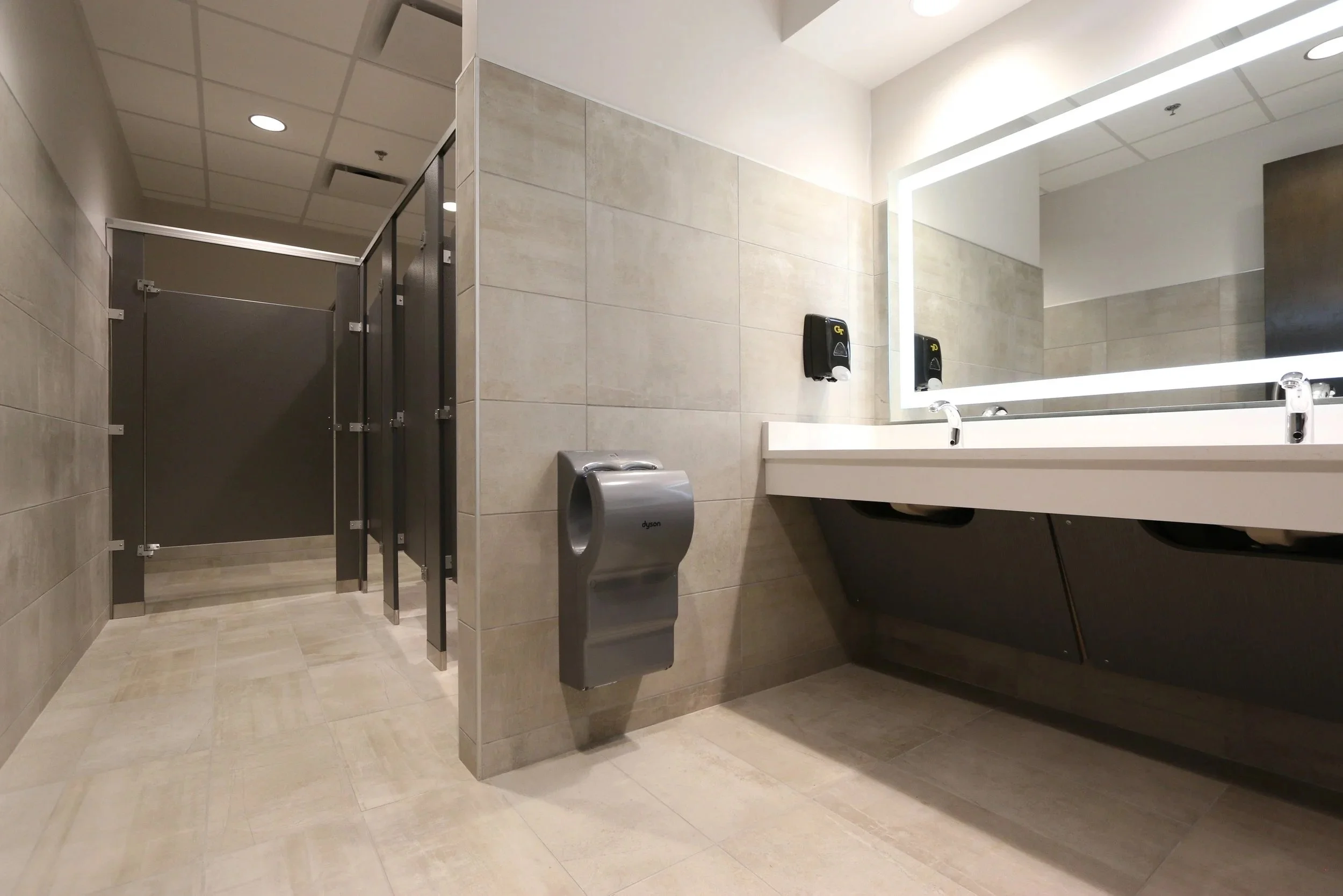 urbanfoundry-macallanconstruction-atlanta-georgiatech-755-marietta-st-bathroom.jpeg