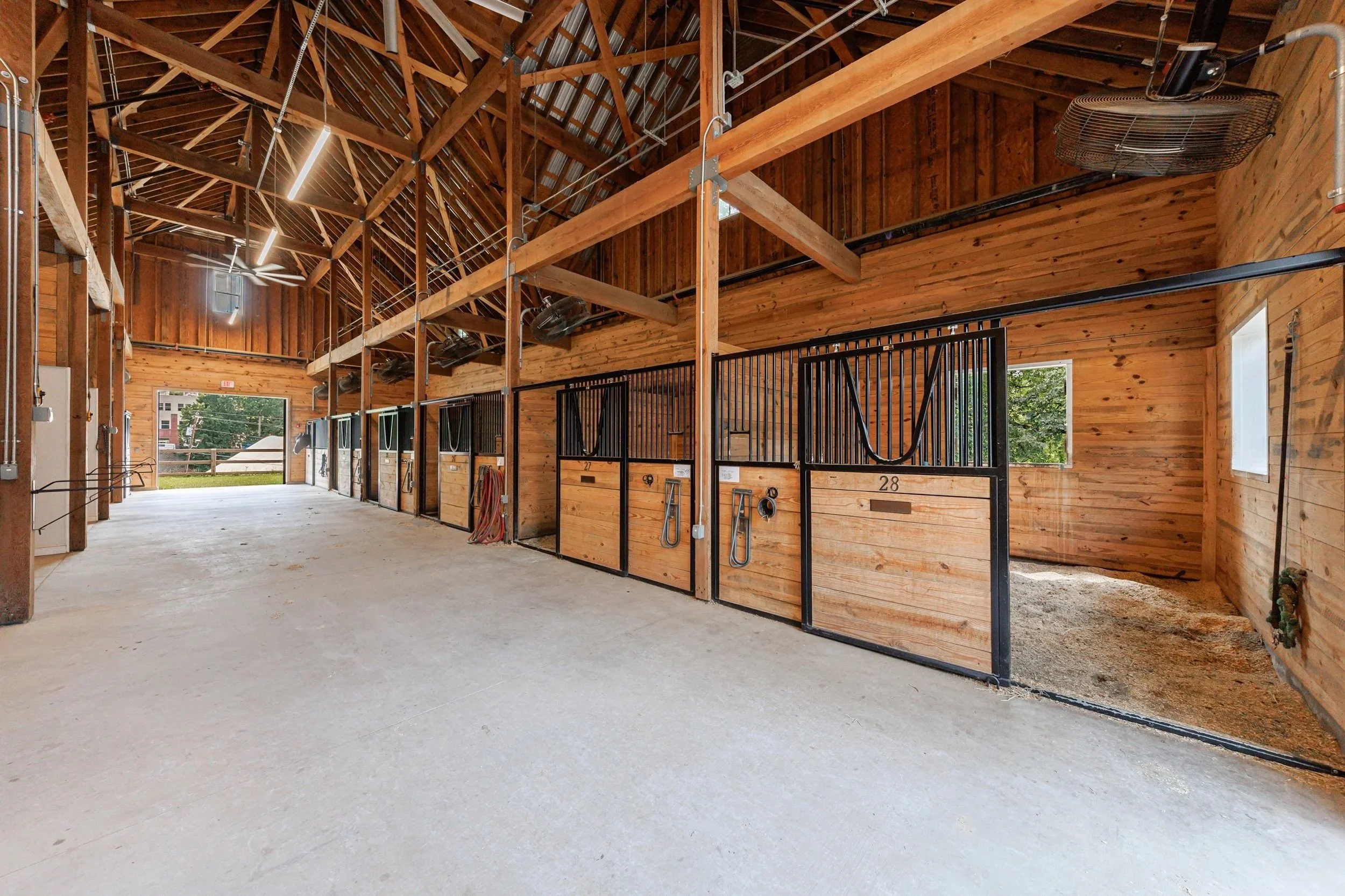 urban-foundry-chastain-horse-park-atlanta-new-build-barn-horse-stalls.jpeg