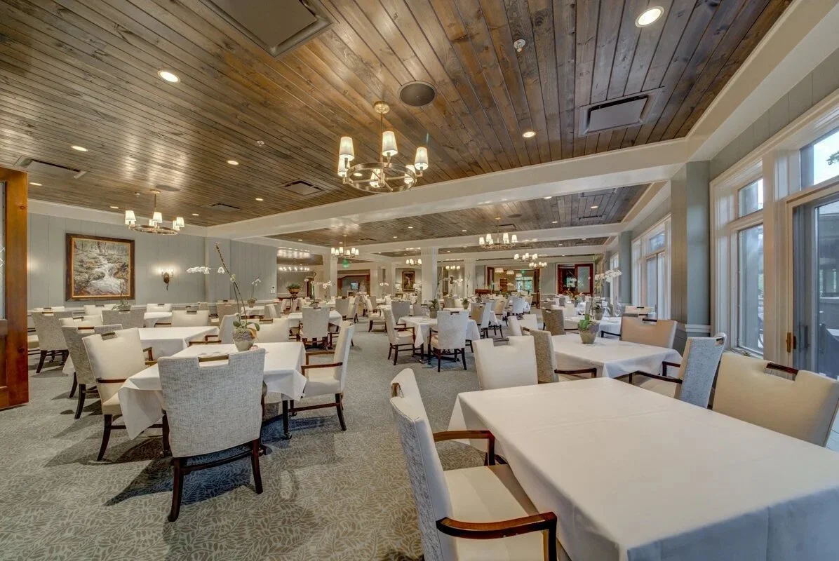 urbanfoundry-macallancosntruction-highlands-northcarolina-countryclub-dining.jpeg