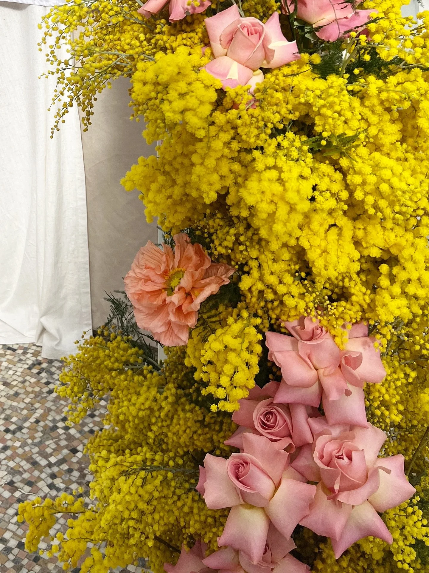 💝

Masses of mimosa, hermosa &amp; poppies

@alovethingwedding @carrowhouseweddings