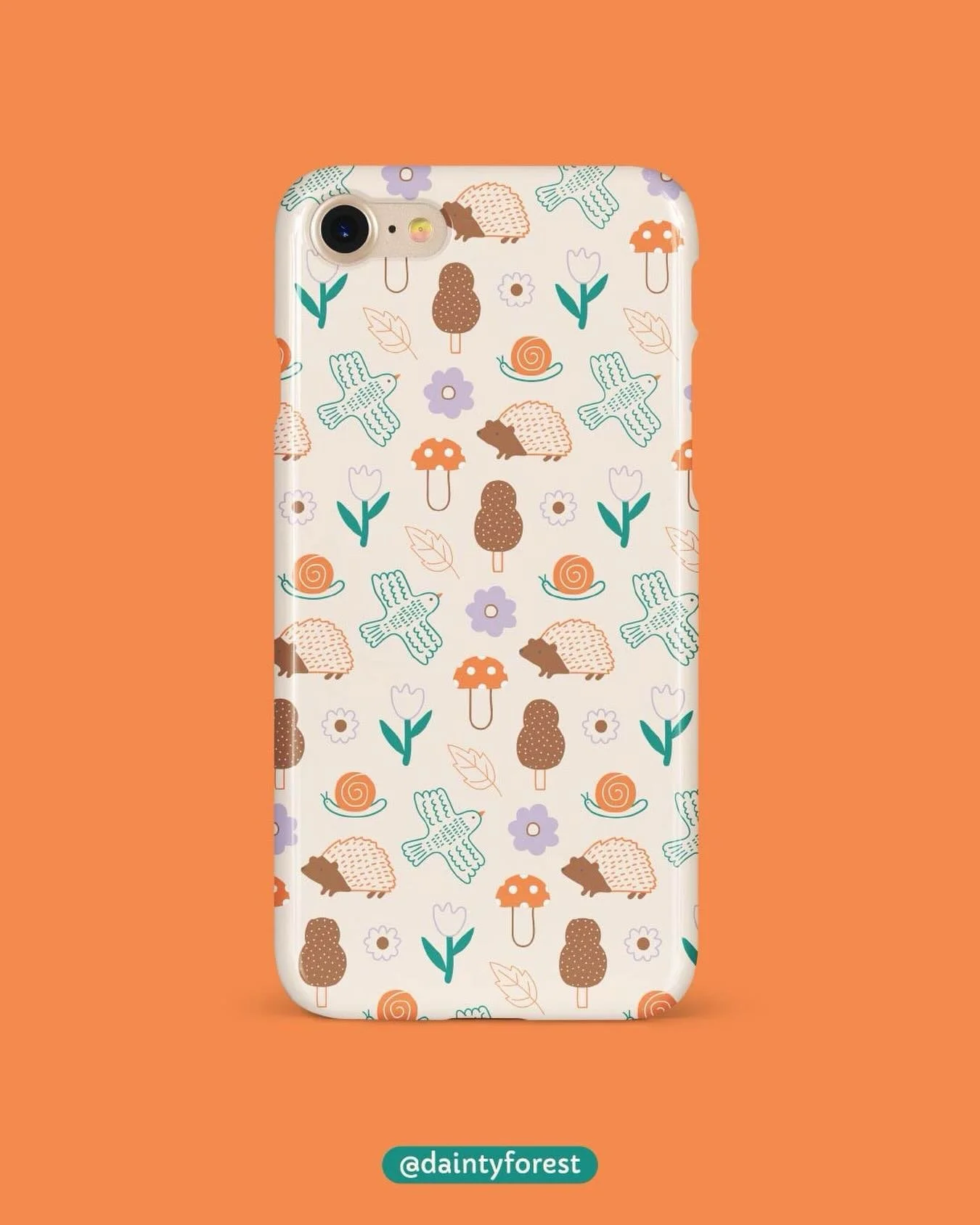Day 7 + 8: WOODLAND
#thepatternchallengebymelwinter26 @melanie.johnsson a cute phone case for today&rsquo;s mock up!