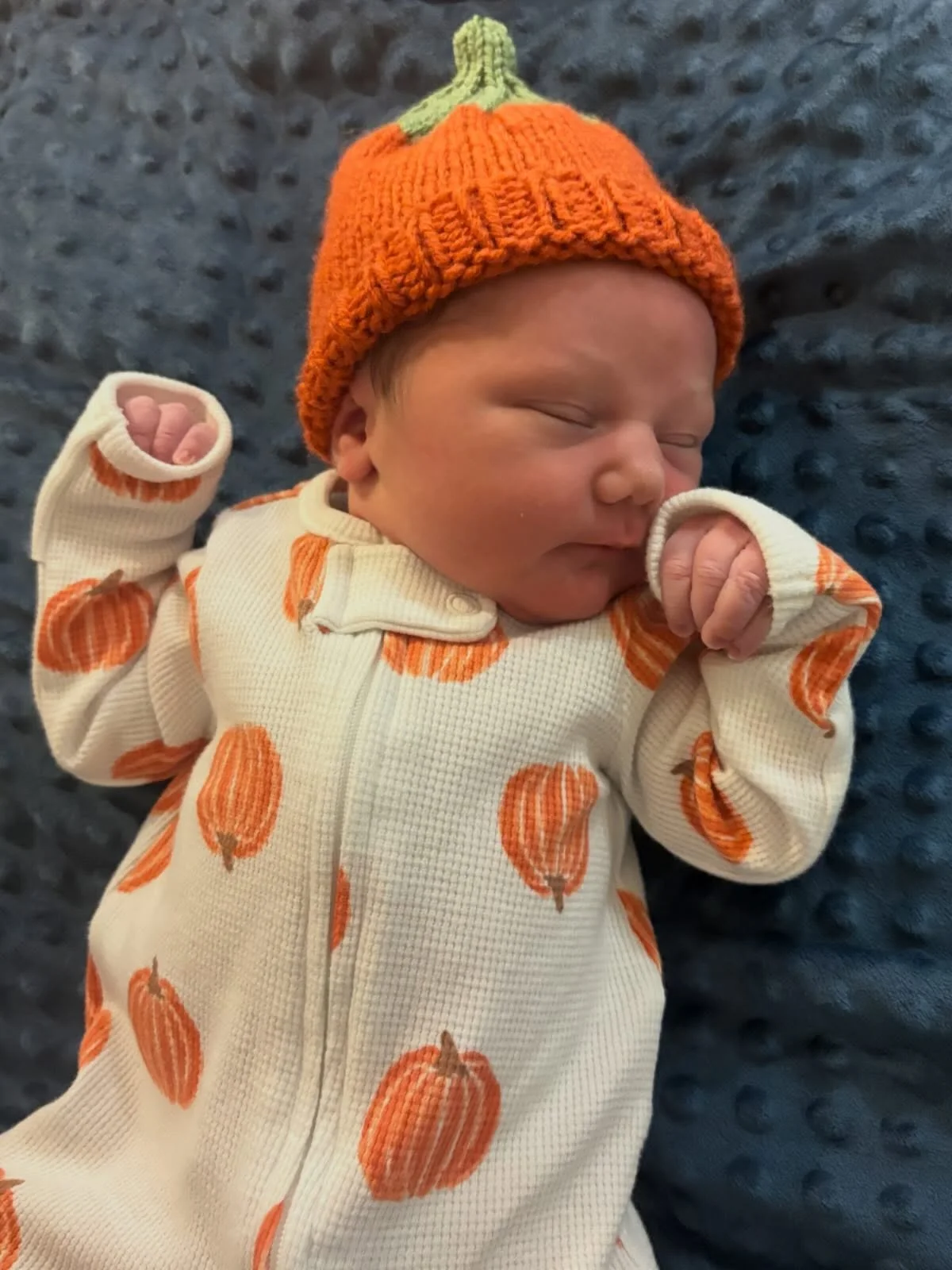 Just popping in to interrupt your regular tattoo content and announce that baby Rowan has finally arrived! 🥰🎃 @drip_dried