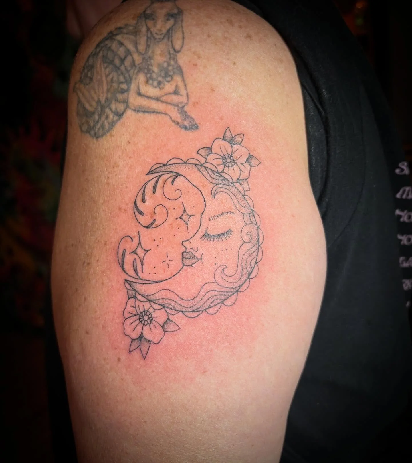 🌙 ✨ #moontattoo #moonchild #celestial #celestialtattoo #finelinetattoo #finelinetattooartist #linework #tinytattoo #girlytattoo #aesthetictattoos #femaletattooer