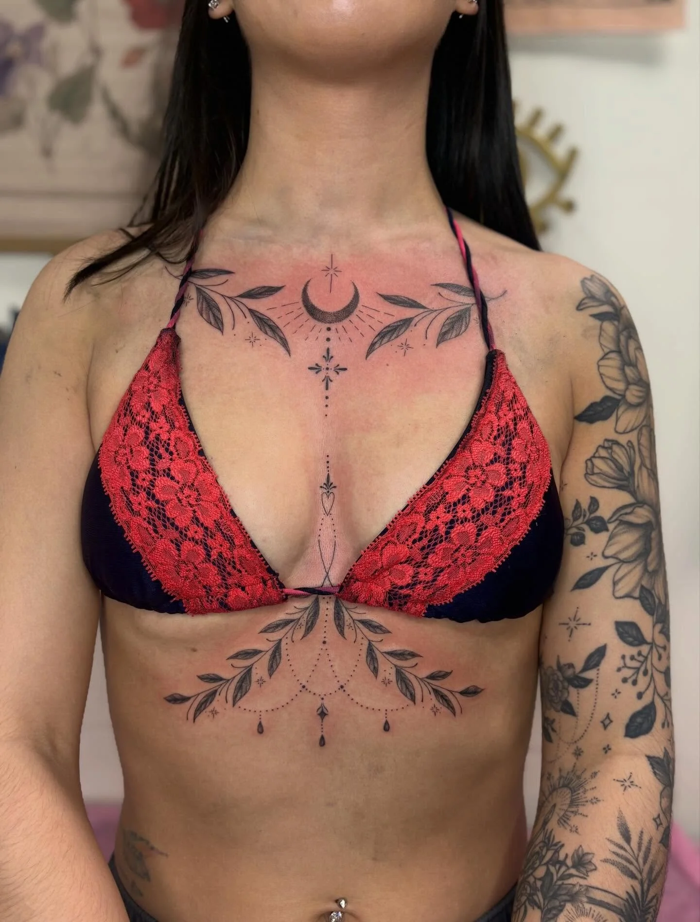 Obsessedddd with this chest &amp; sternum piece 😍😍 #tattoos #tattooartist #tattooflash #femininetattoo #tattooedwomen
