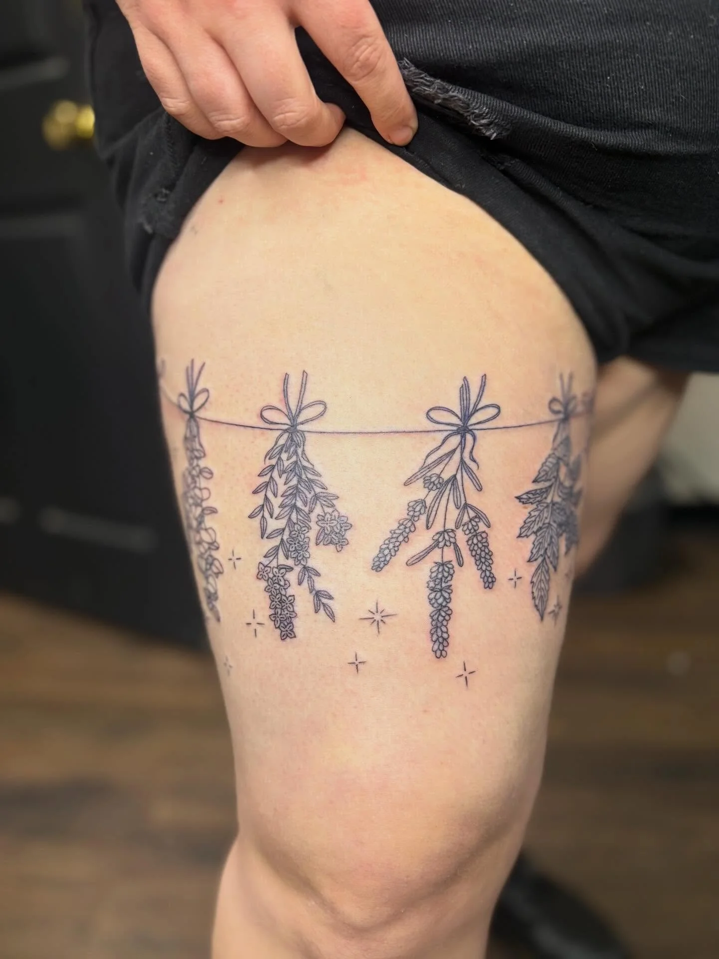 These pretty little herb bundles ✨🌿 #tattoo #tattooed #witchy #tattooedwomen #linework