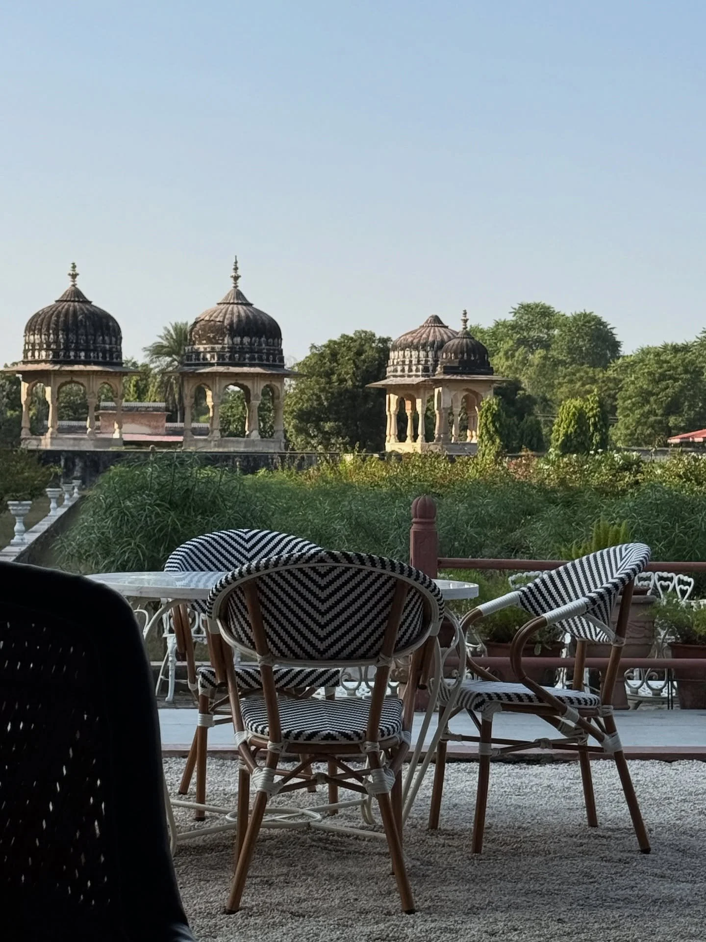 Camp Dhula Bagh is a small hotel about 1 hour east of Jaipur where you can stay in a tent glamping style. Each tent also has a bathroom with toilet and shower. @sassyd1006 @gadventures #goldentriangle #campdhulabagh #glamping #india #jaipur @rajgovof