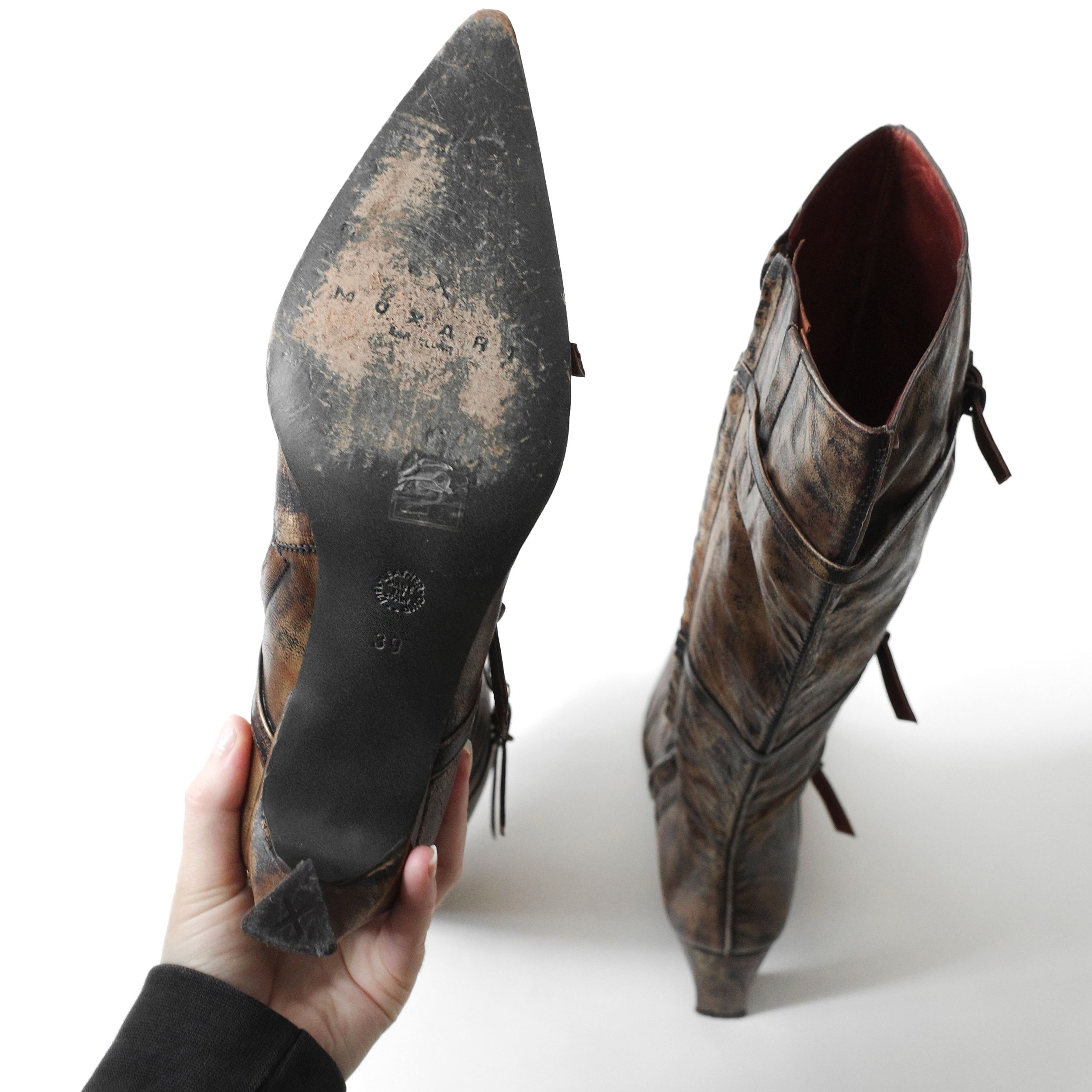 Muxart_2000s_DistressedLeatherKneeBoots_6.jpg