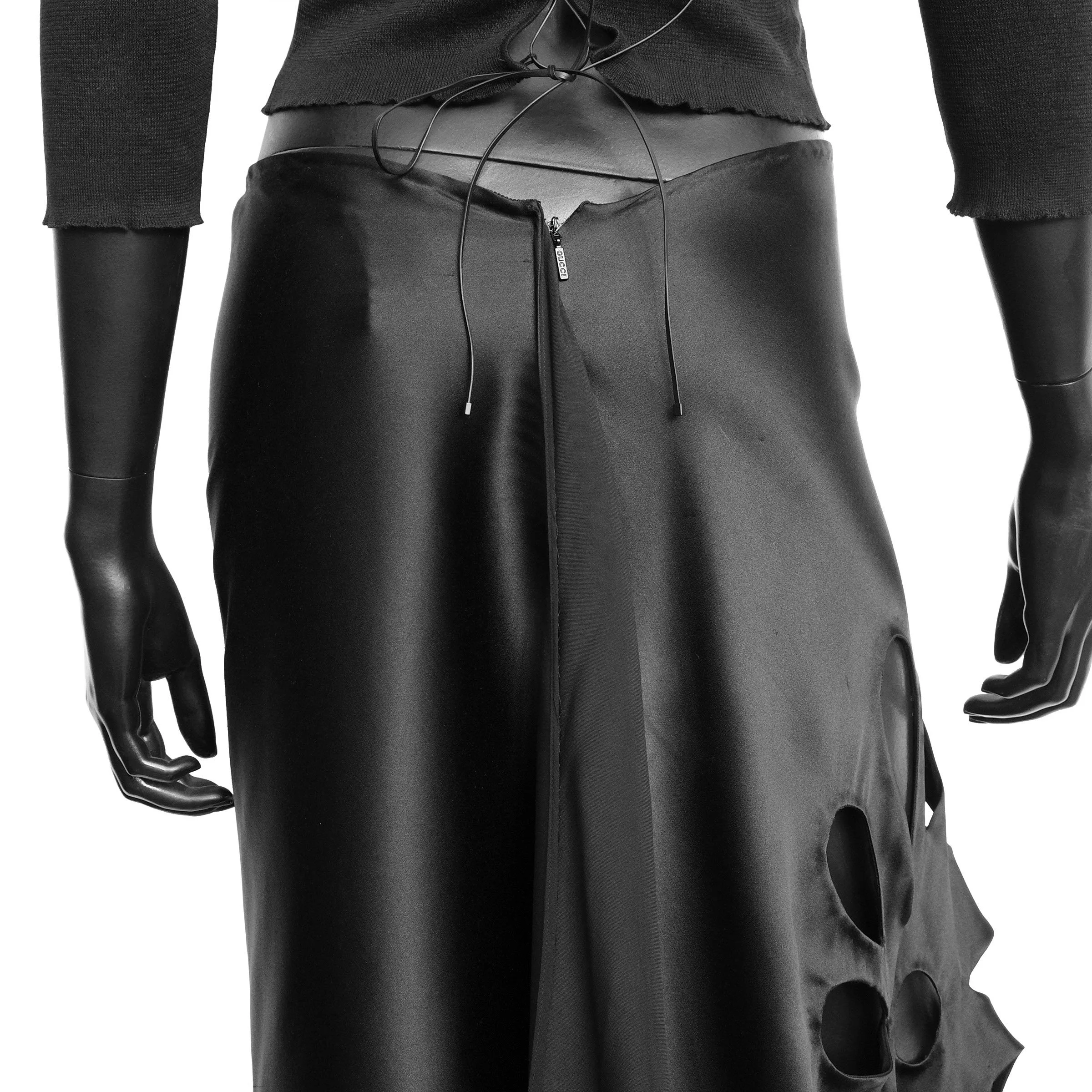 Gucci by Tom Ford SS 2002 runway silk midi skirt with a floral cut out. Size IT 42 / UK 10.