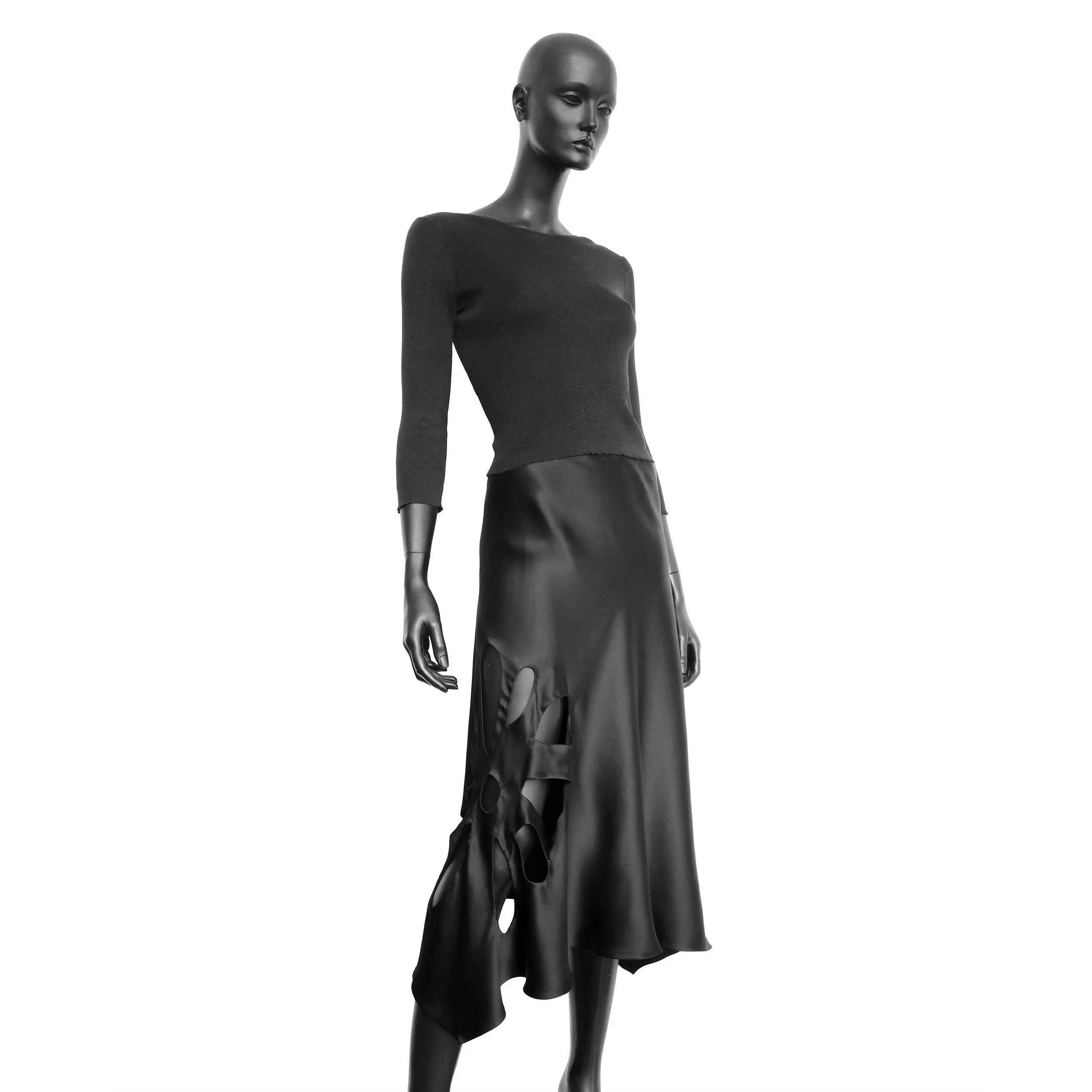 Gucci by Tom Ford SS 2002 runway silk midi skirt with a floral cut out. Size IT 42 / UK 10.