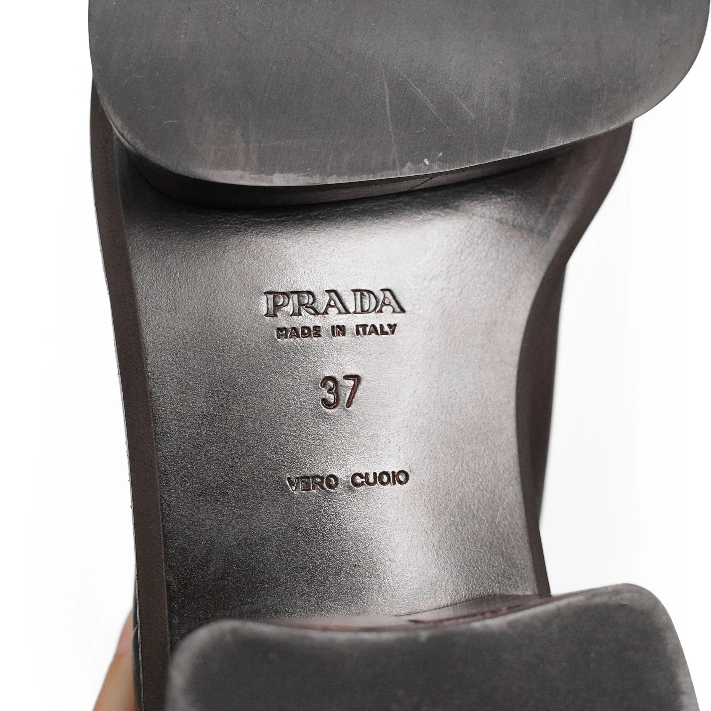 Prada SS 1999 split sole knee boots composed of canvas and leather. Size EU 37 / UK 4. Available at Artefact Archive.