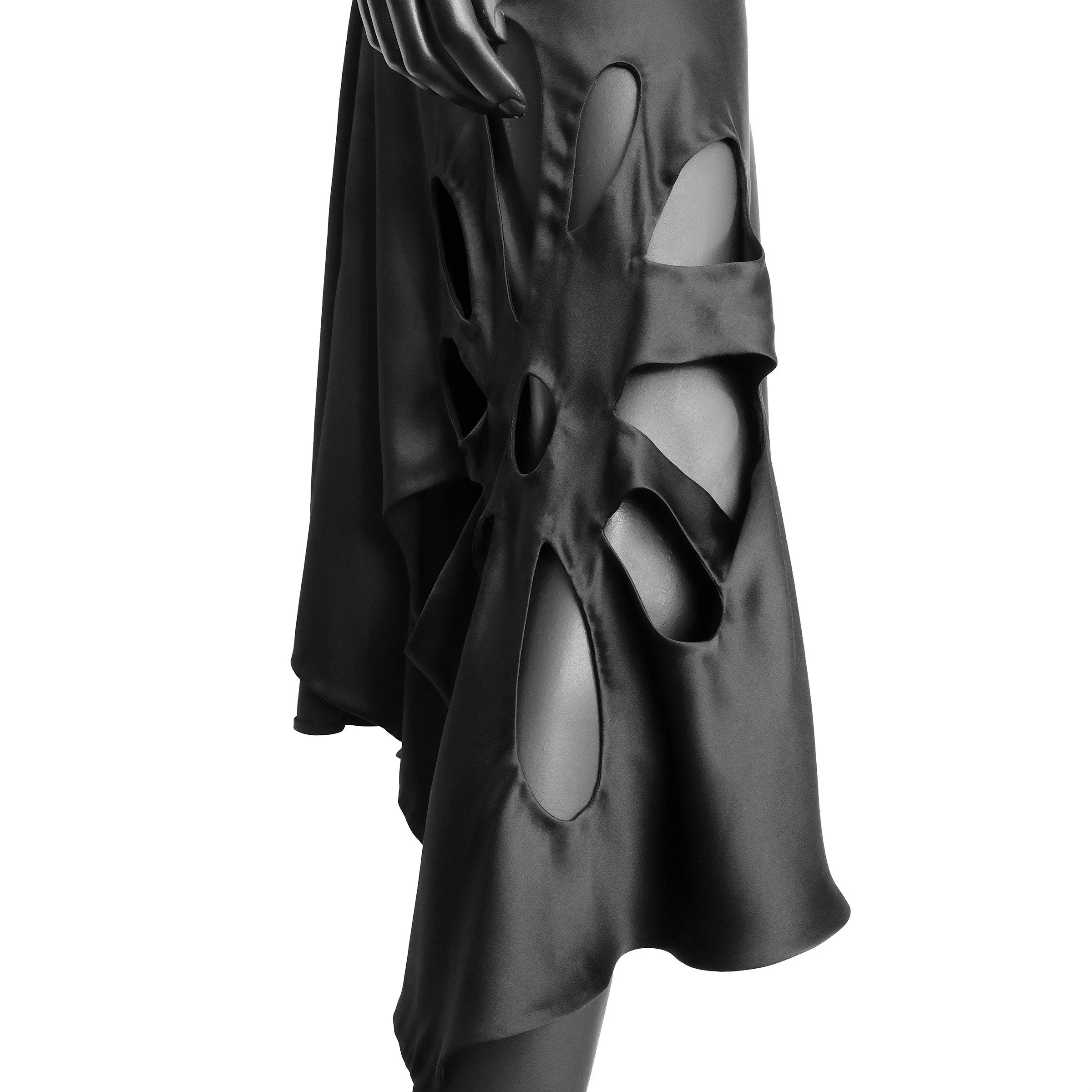 Gucci by Tom Ford SS 2002 runway silk midi skirt with a floral cut out. Size IT 42 / UK 10.