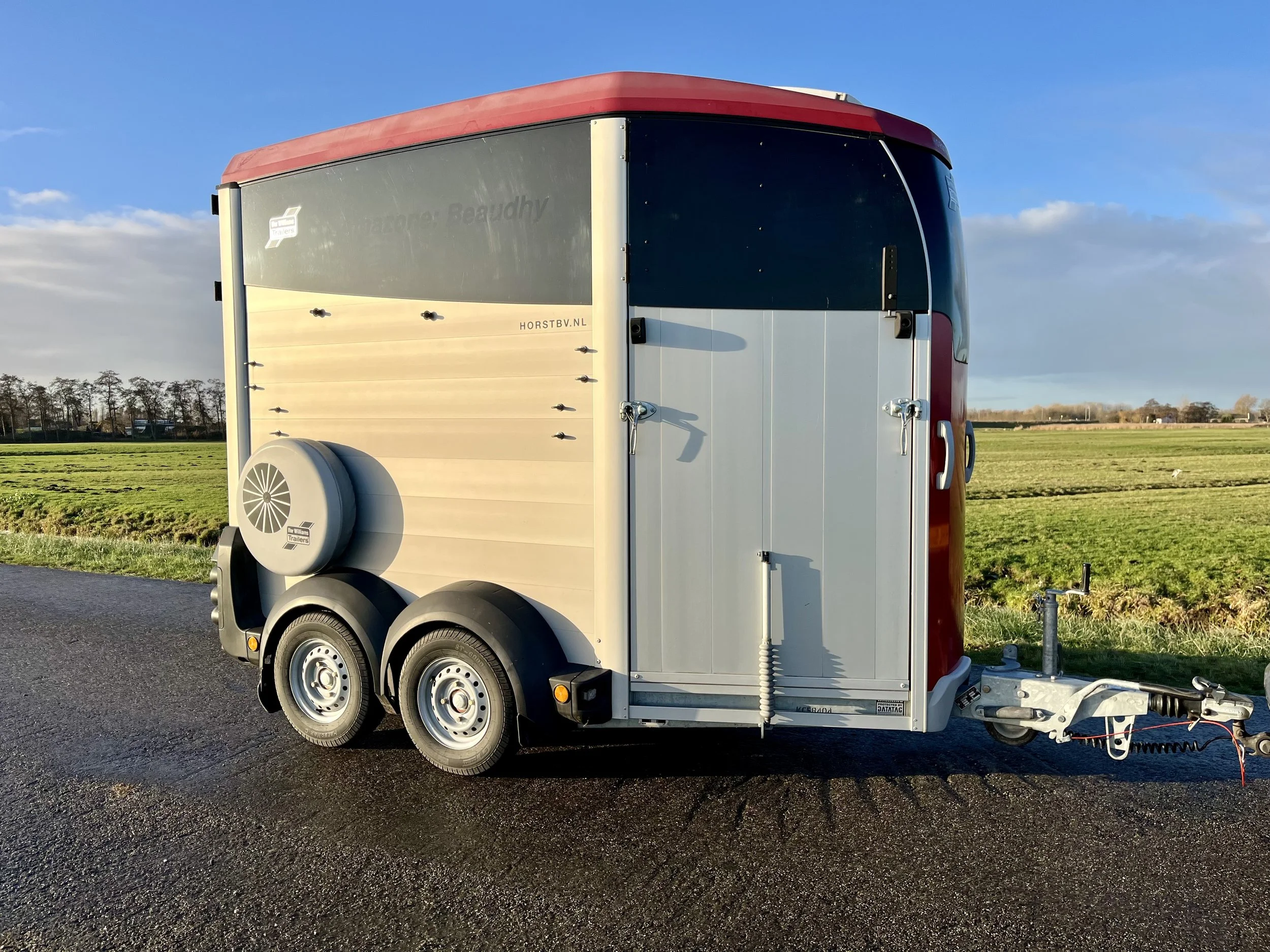 Ifor HBX403 met voorlosklep en klep/deur