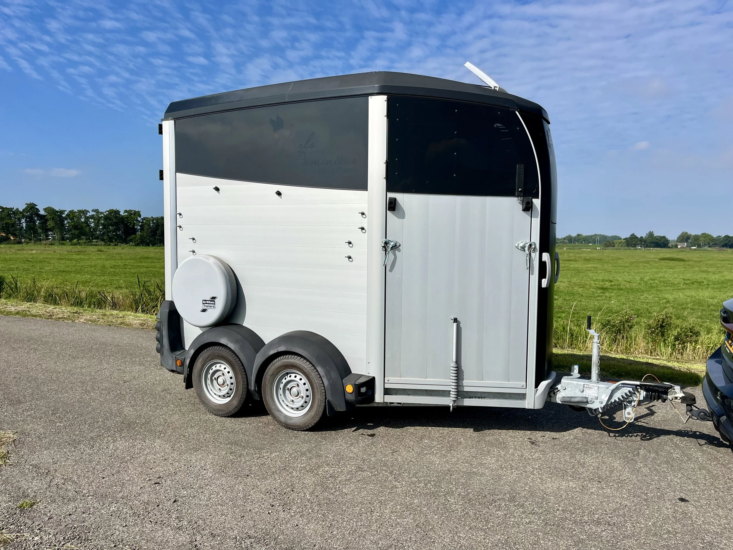 Volledig aluminium Ifor HBX403 met zadelkamer met klep/deur