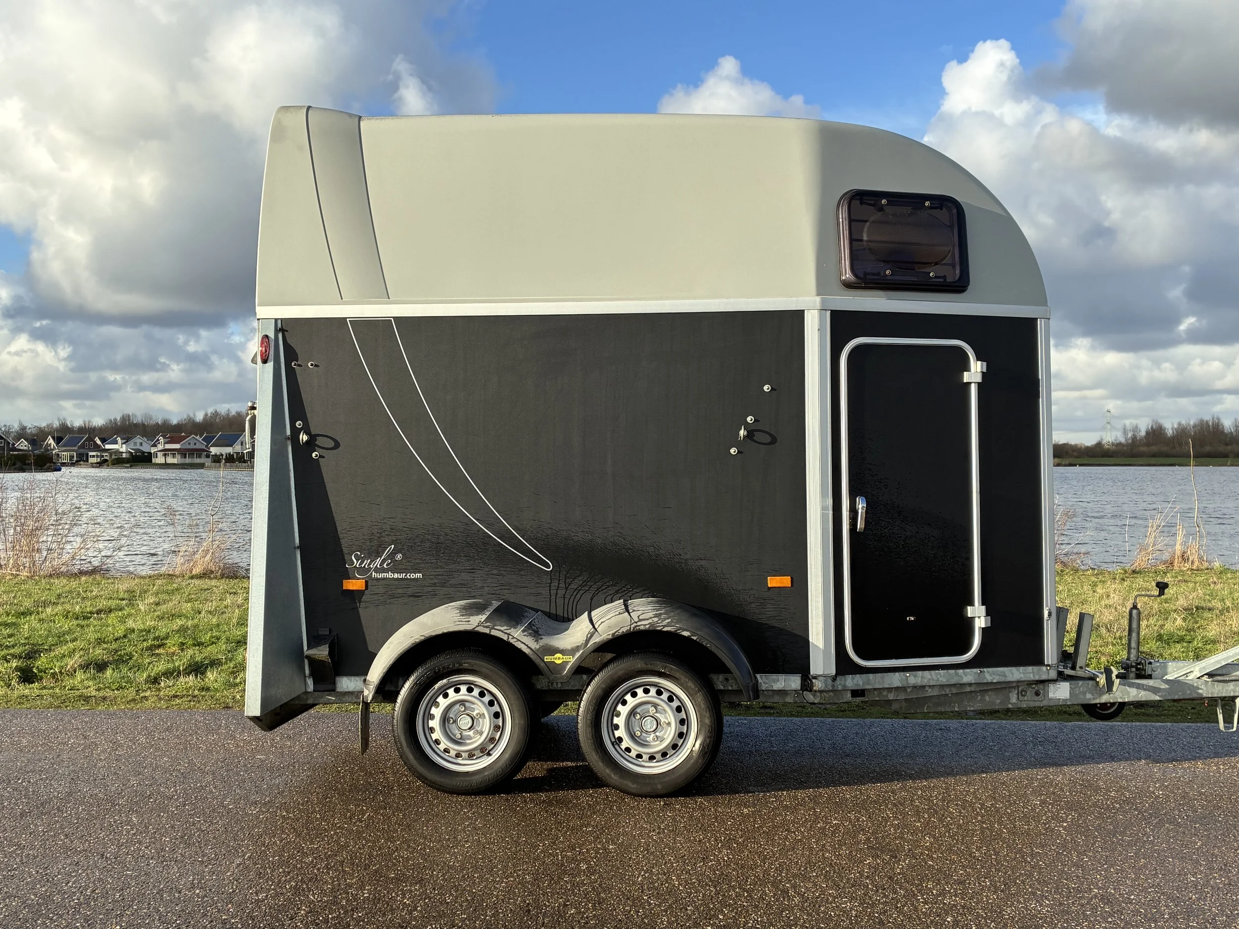 Humbaur Single met aluminium bodem