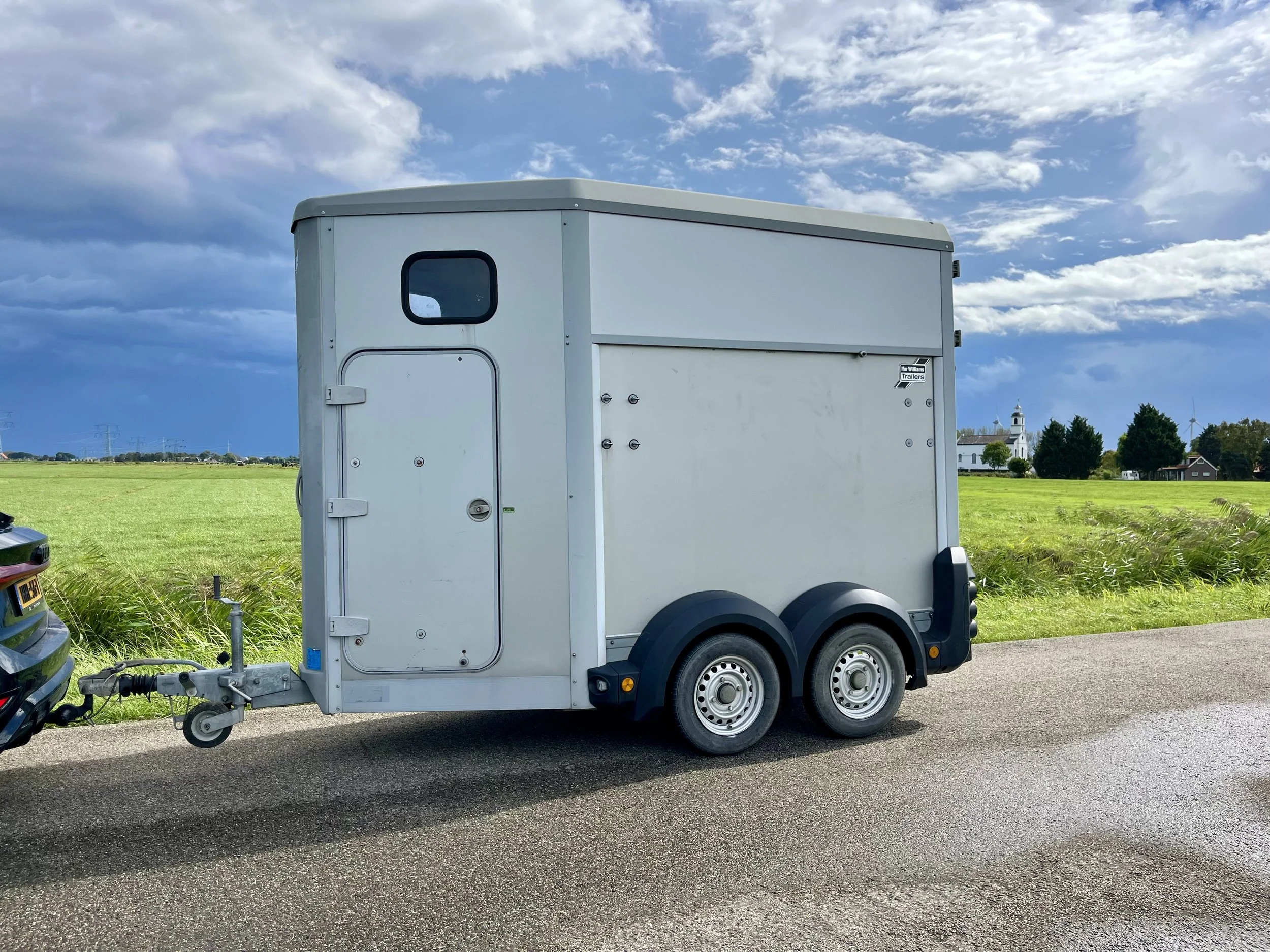 Ifor HB403 met voorlosklep en zadelkamer