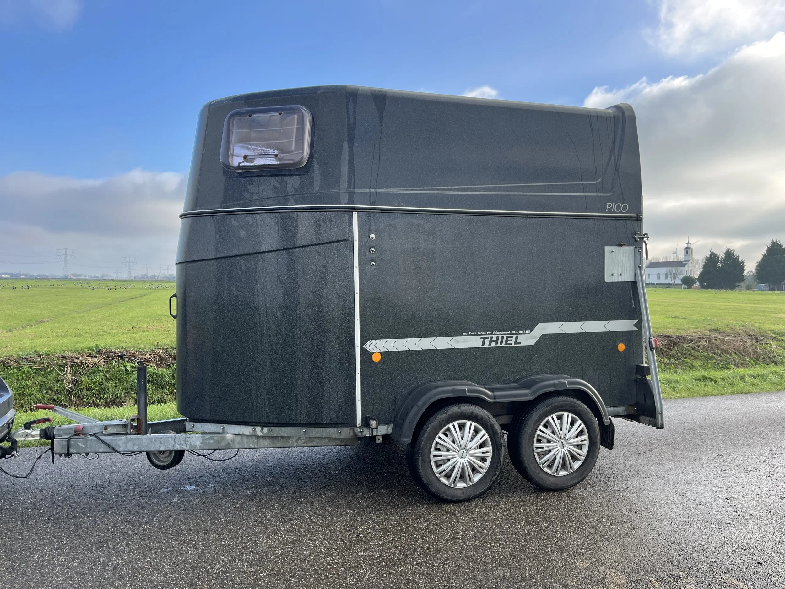 Polyester Thiel met alubicomp bodem