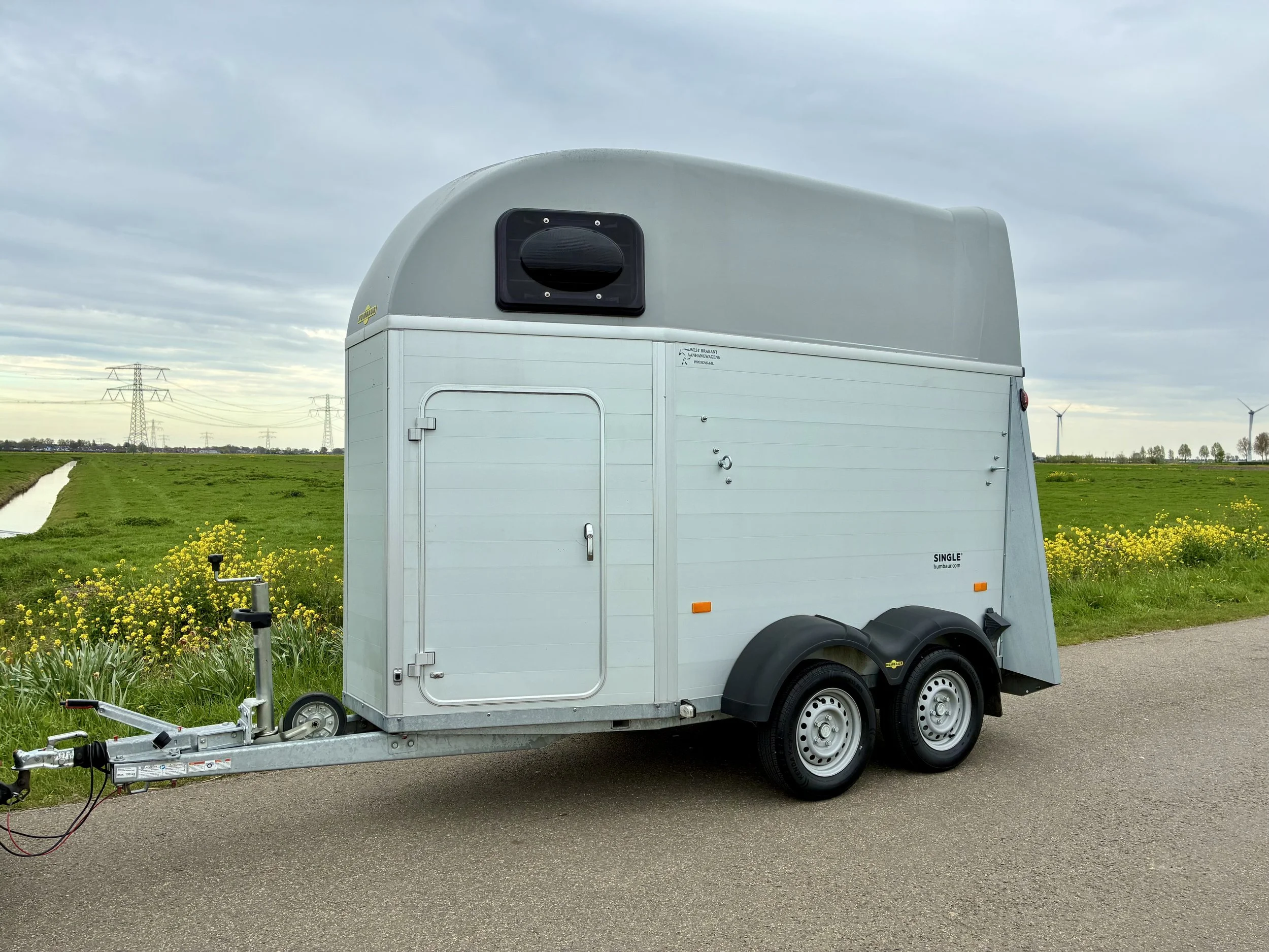 Volledig aluminium Humbaur Single met zadelkamer