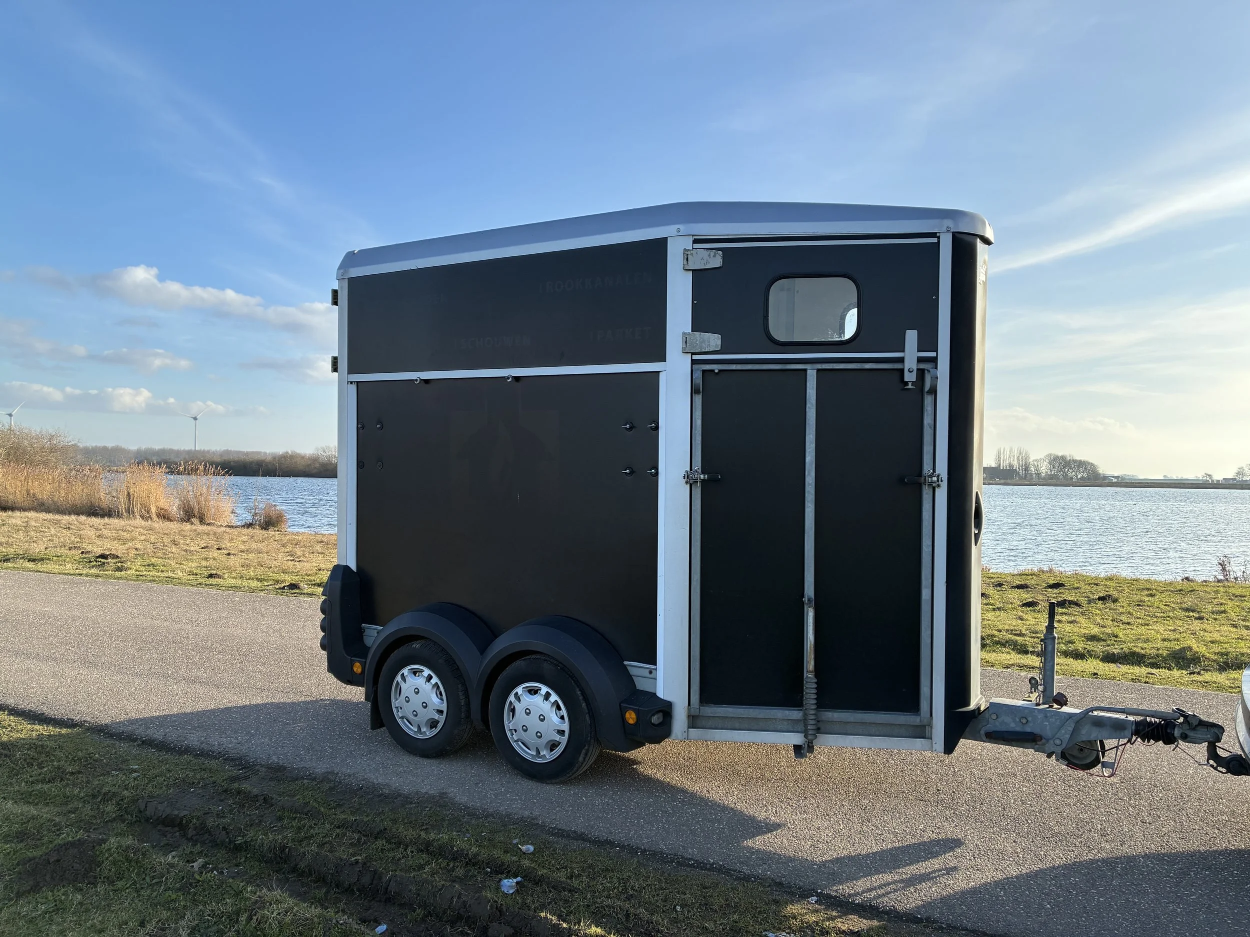Ifor HB403 met voorlosklep