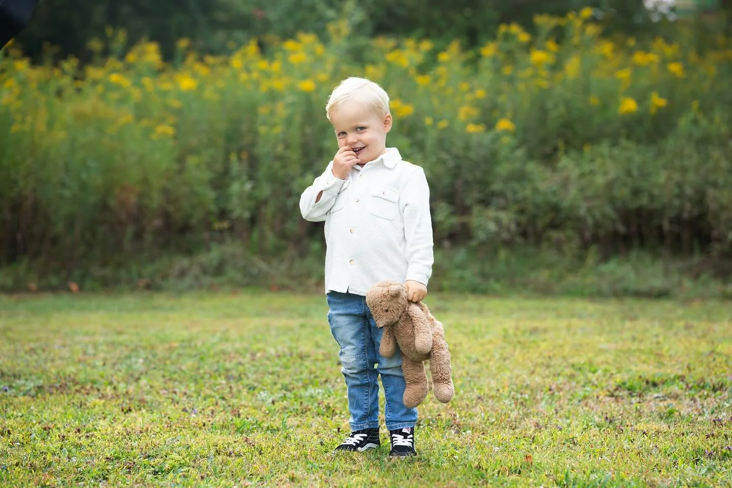 Do what you love photoshoot - be in your favorite place with your favorite Bear Bear and watch your Mom and Aunties do whatever it takes to get cute pictures of you edition. @danielle.espo