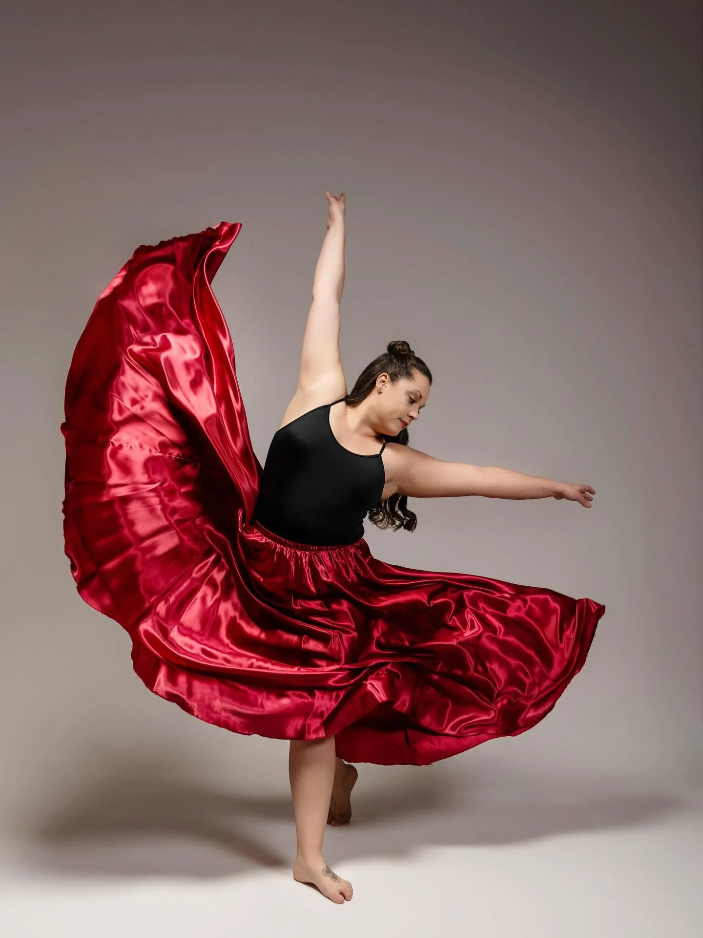 Another favorite from the @syracusecontemporarydance photo shoot - make sure to get your tickets! Their performance is coming up 3/6 &amp; 3/7!

And also&hellip;big things are coming ✨

Mini sessions are about to drop and you&rsquo;re going to want f