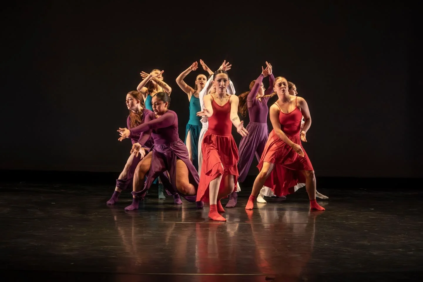 The Butterfly Effect - what an amazing piece! 🦋

@syracusecontemporarydance 
@sarah_elyzabeth333 

#cnydancephotographer #dancephotography #dancelove #syracusedancephotographer