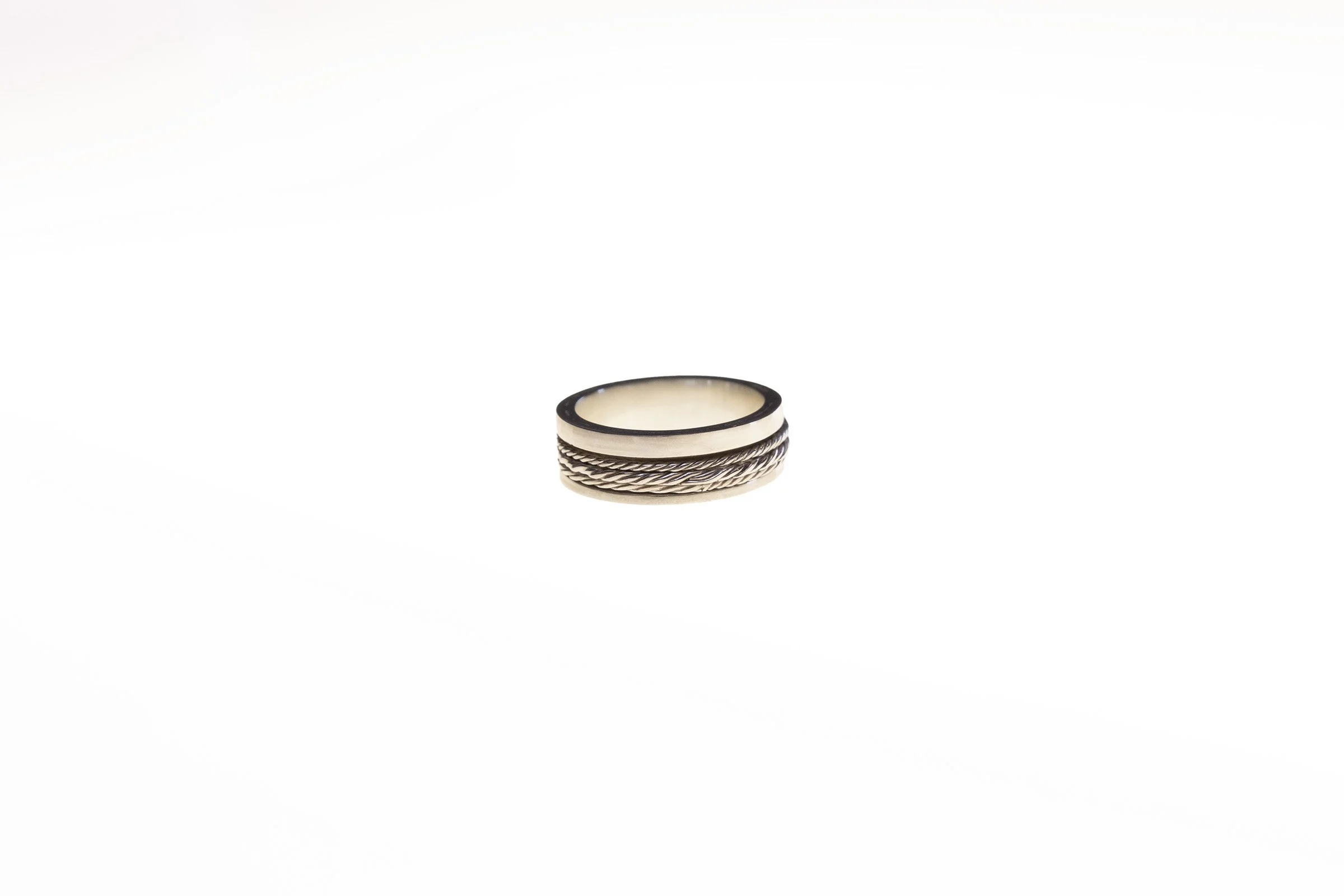 2026_asefeh-tayebani_ring-2-lr.jpg