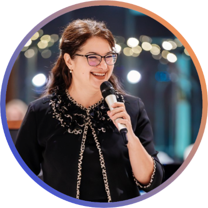 Maddy Căldărușe, founder and lead trainer of River Cruise Mentor