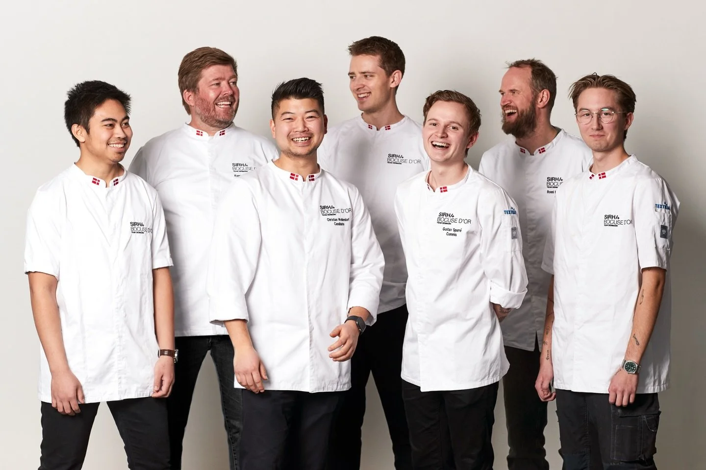 Boarding for Marseille 🇫🇷

Nick &middot; Kenneth &middot; Christian &middot; Phillip &middot; Gustav &middot; Ronni &middot; Oliver - coach, candidate, commis, jury, and three indispensable helpers ❤️

Dream Team, ready. See you soon!