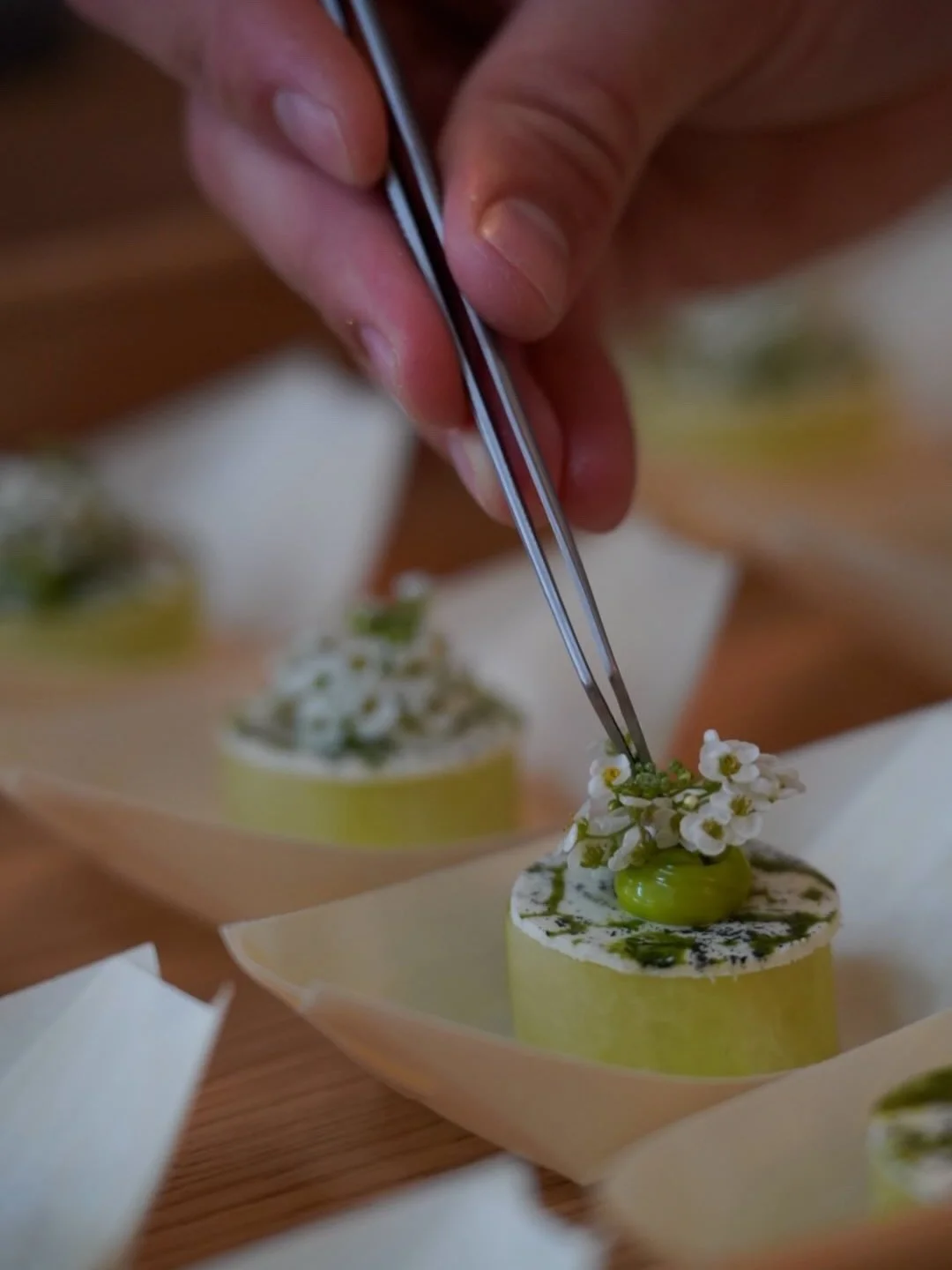 An Afternoon Before the Stars

On the day Copenhagen welcomed the Michelin Guide, @christian_wellendorf joined some of the most compelling voices in Danish gastronomy for an afternoon of food, conversation and celebration at @landbrugogfoedevarer at 