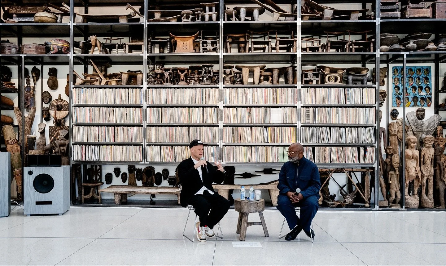 Very lucky to catch this conversation between two of my biggest inspirations @theastergates &amp; @devonojas for the opening day of Theaster&rsquo;s new exhibit &ldquo;Unto Thee&rdquo; at the @smartmuseum (which you should run to see FOR FREE)

Liste
