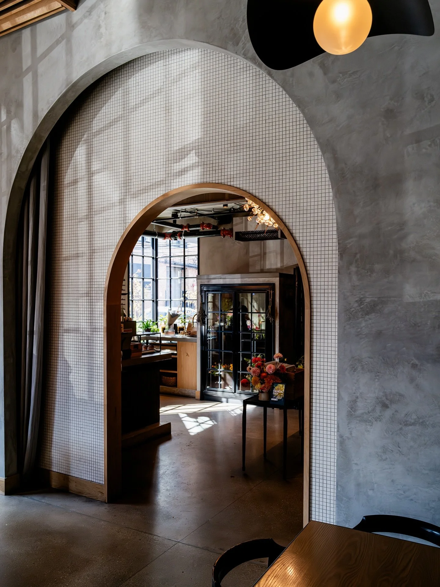 Peek into @thirdseasonchicago from @maxwellstrading ~