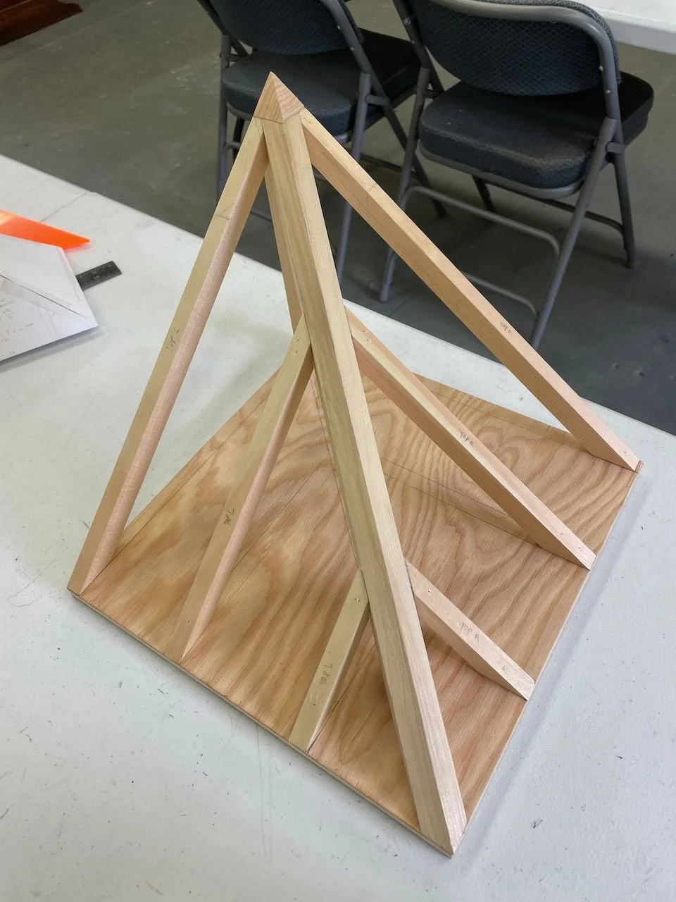 Model of hip roof corner